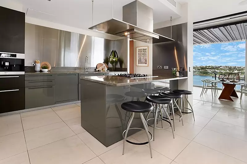 29/1 Macquarie Street, Teneriffe Sold by Queensland Sotheby's International Realty - image 1