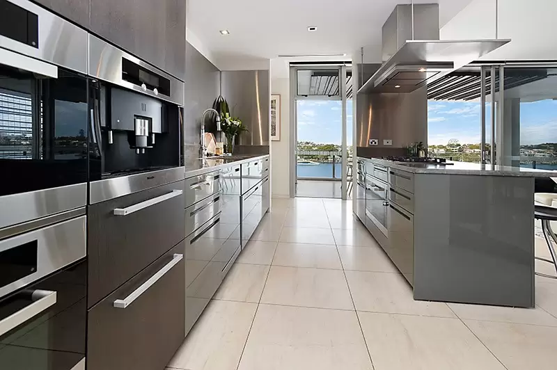 29/1 Macquarie Street, Teneriffe Sold by Queensland Sotheby's International Realty - image 1