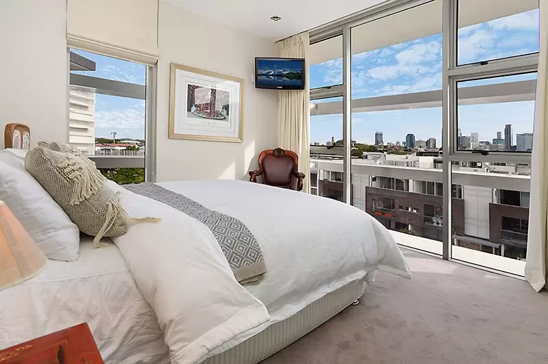 29/1 Macquarie Street, Teneriffe Sold by Queensland Sotheby's International Realty - image 1