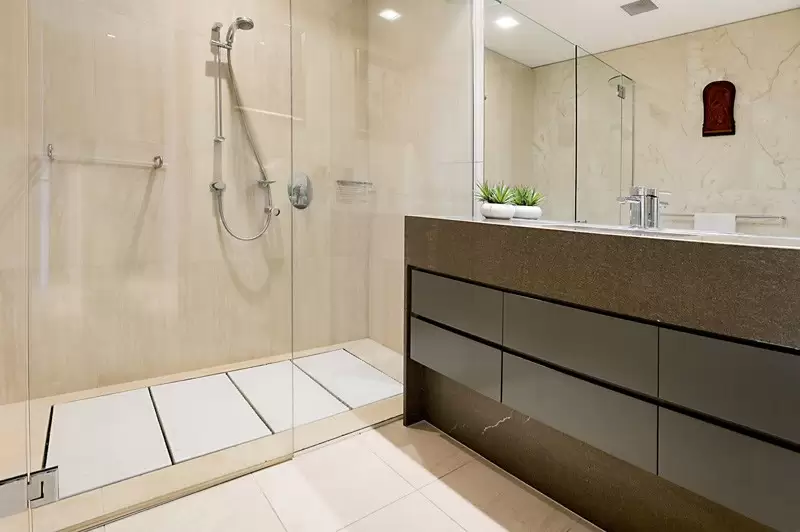 29/1 Macquarie Street, Teneriffe Sold by Queensland Sotheby's International Realty - image 1