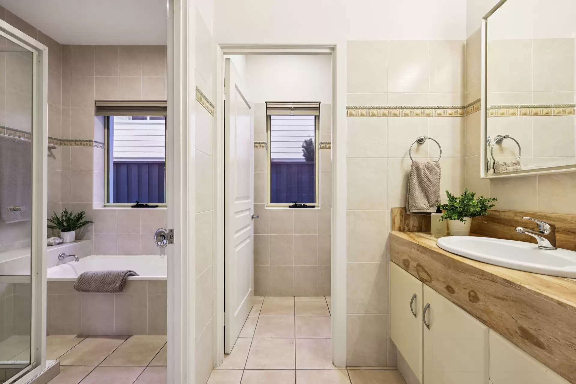 14 Durham Street, Southport Sold by Queensland Sotheby's International Realty - image 1