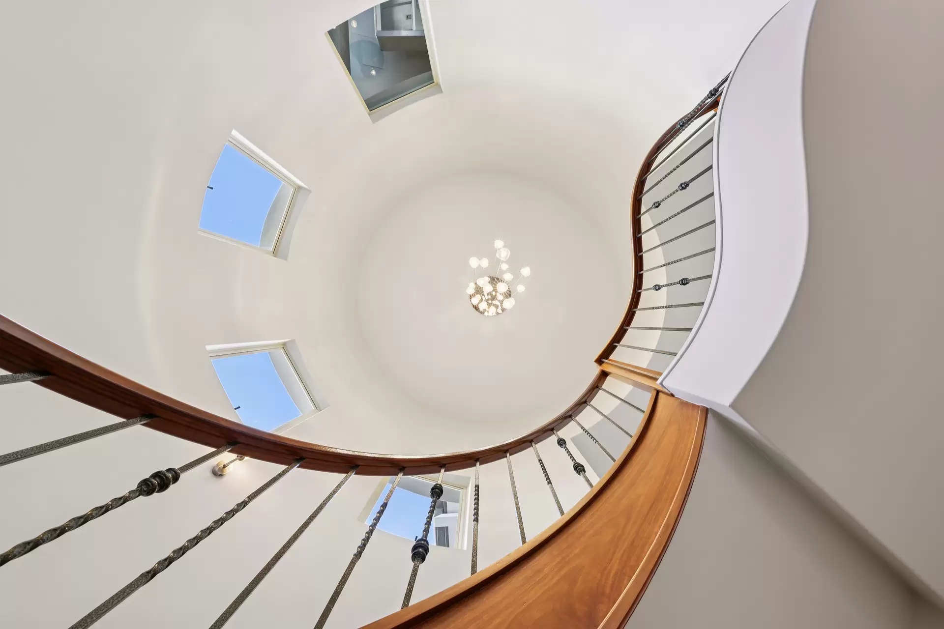 14 Durham Street, Southport Sold by Queensland Sotheby's International Realty - image 1