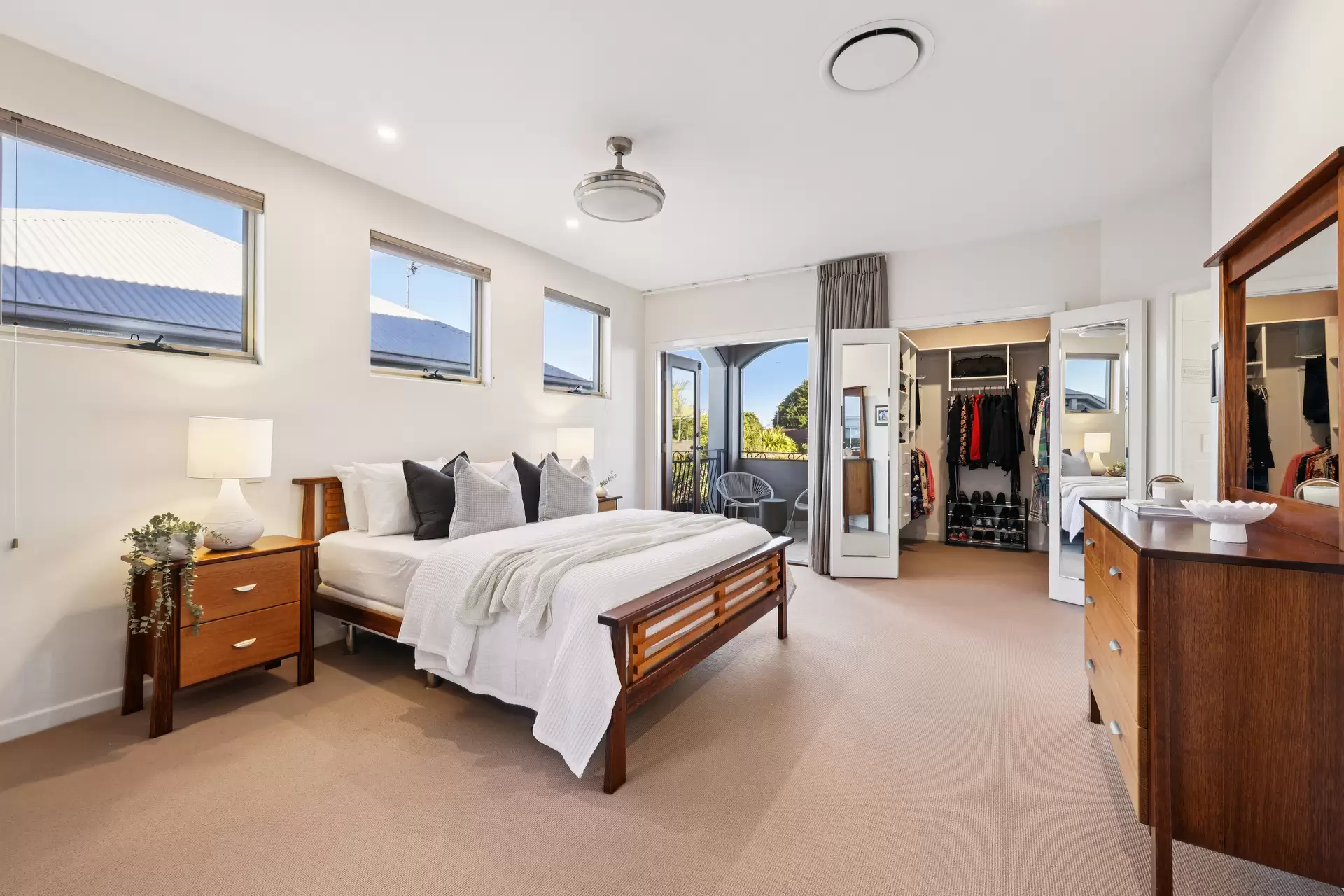 14 Durham Street, Southport Sold by Queensland Sotheby's International Realty - image 1