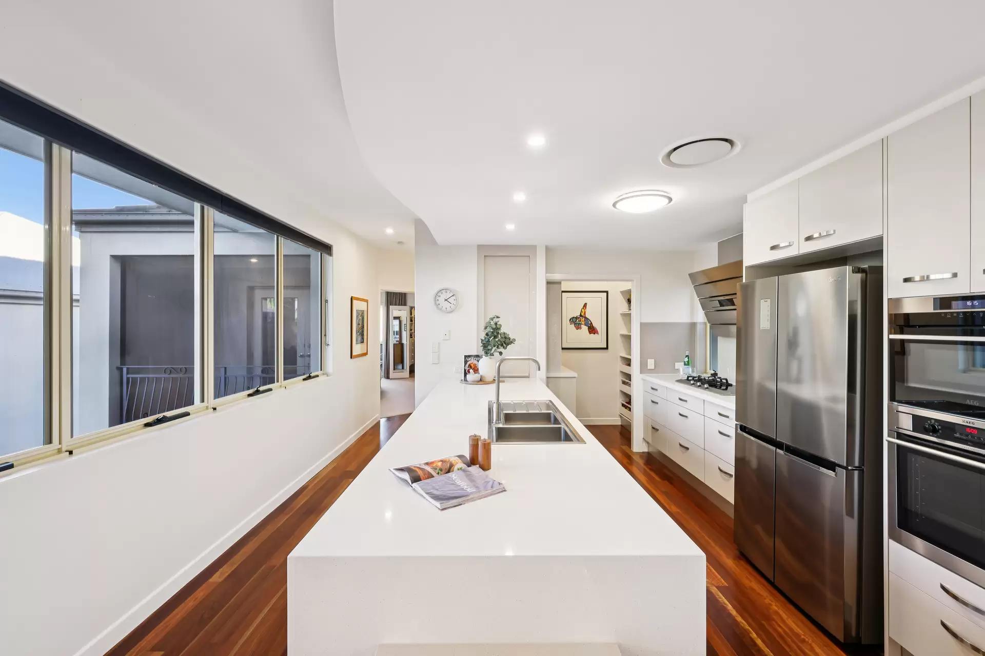 14 Durham Street, Southport Sold by Queensland Sotheby's International Realty - image 1