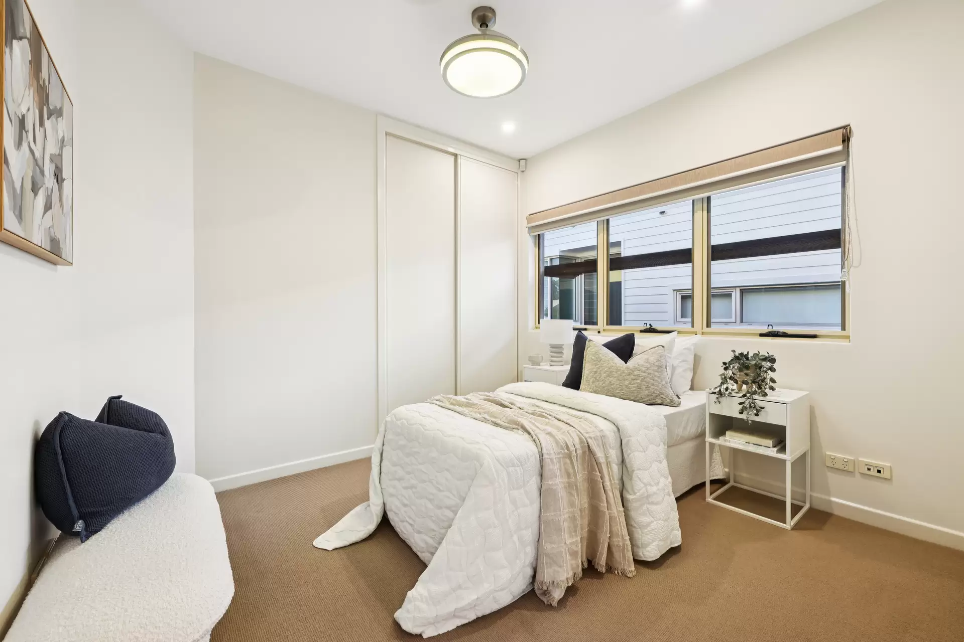 14 Durham Street, Southport Sold by Queensland Sotheby's International Realty - image 1