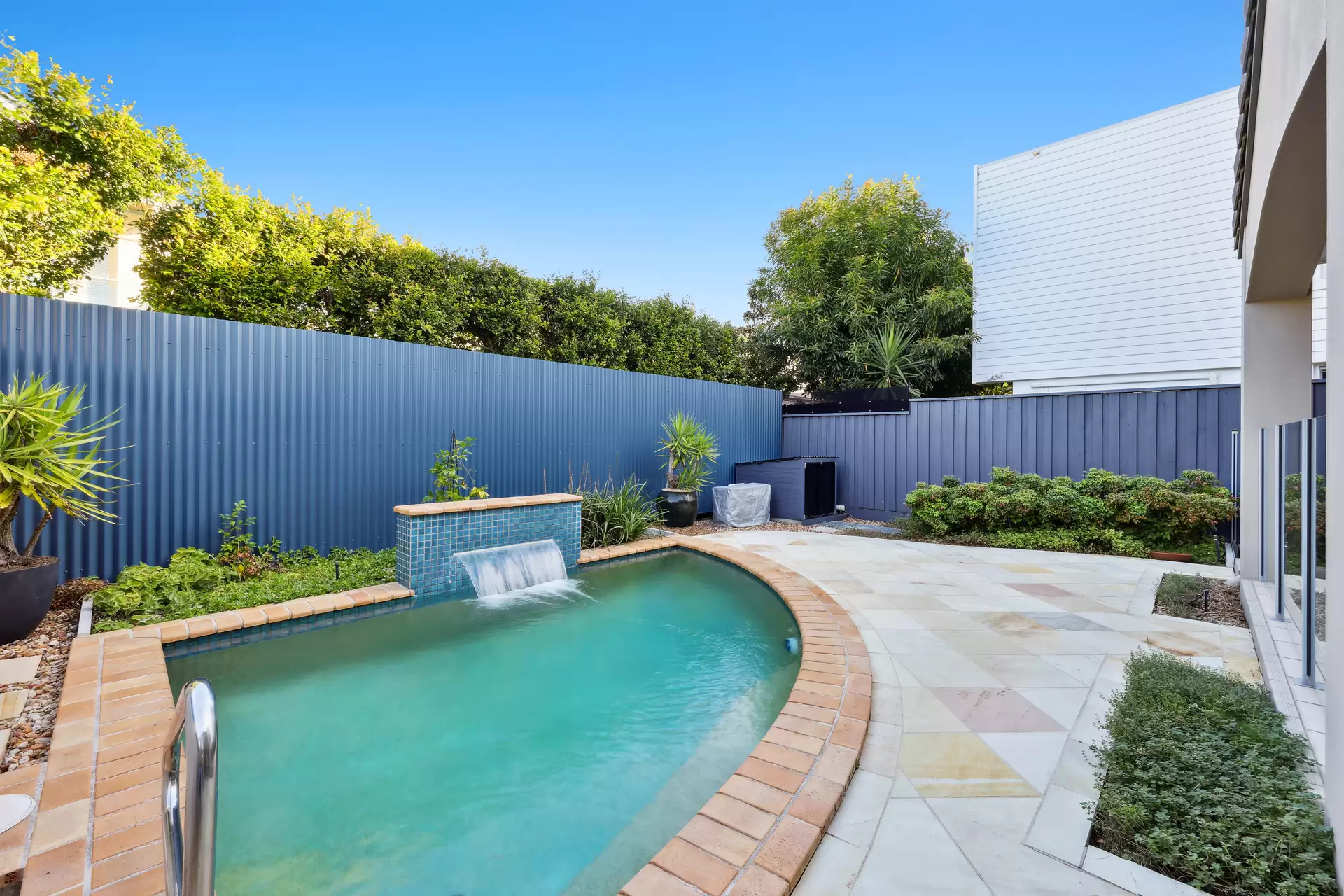 14 Durham Street, Southport Sold by Queensland Sotheby's International Realty - image 1
