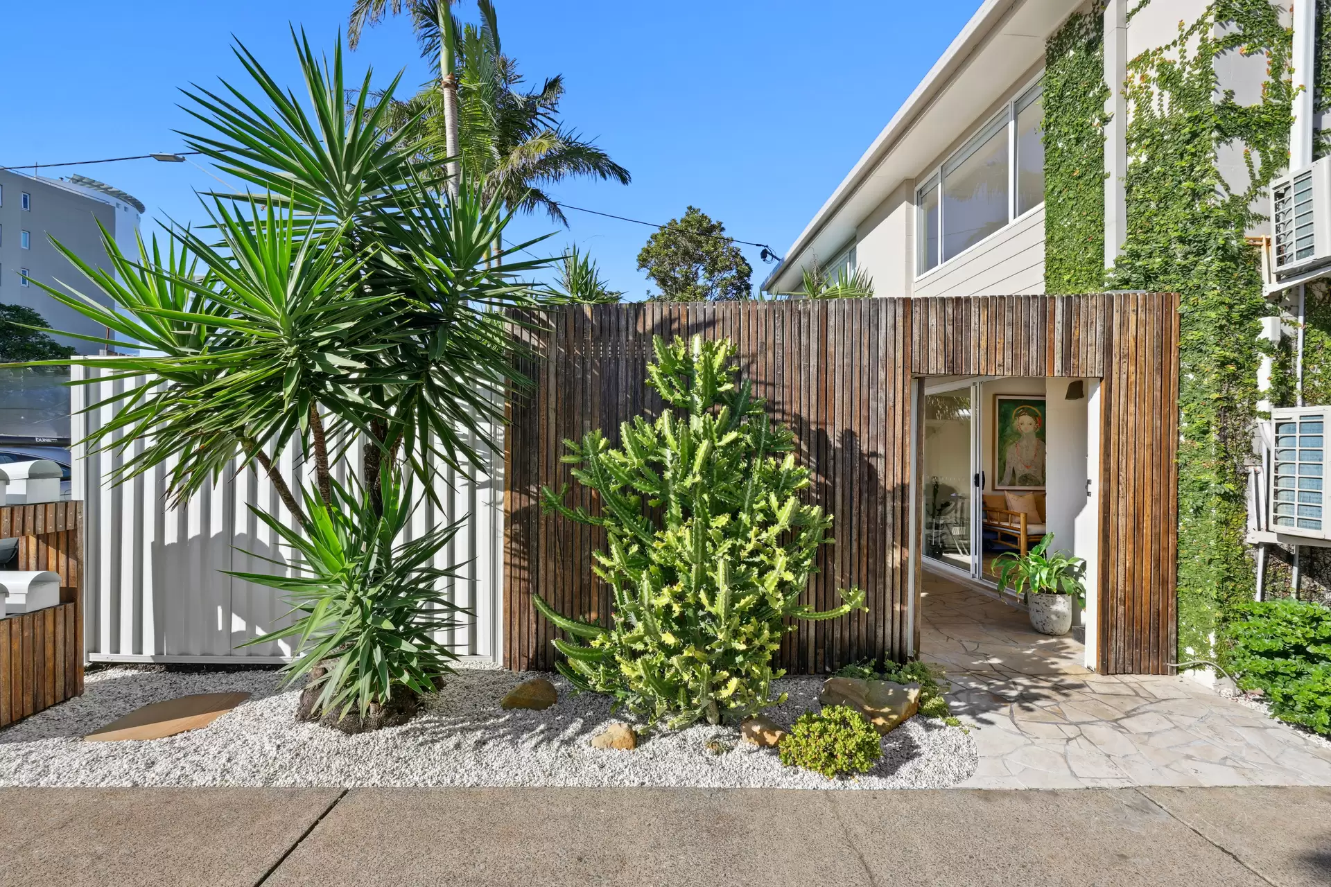 2/1384 Gold Coast Highway, Palm Beach Sold by  - image 1