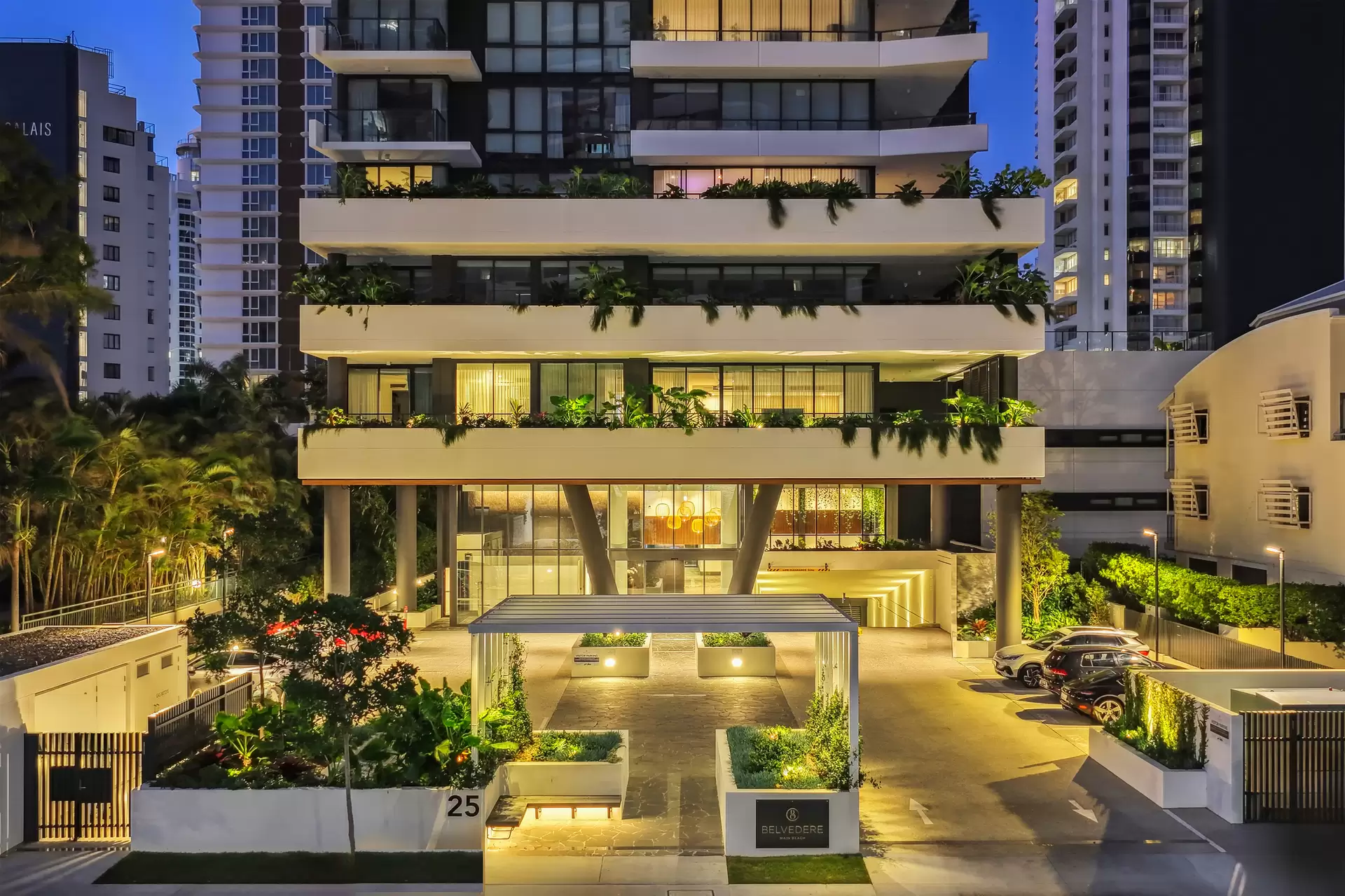 131/25 Woodroffe Avenue, Main Beach Sold by  - image 1