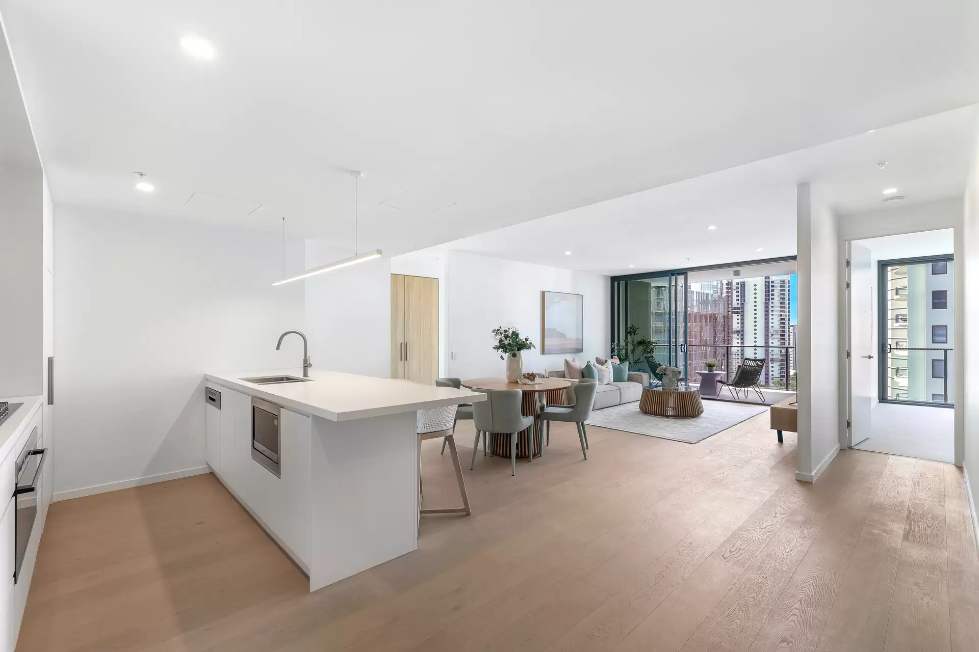 131/25 Woodroffe Avenue, Main Beach Sold by Queensland Sotheby's International Realty - image 1