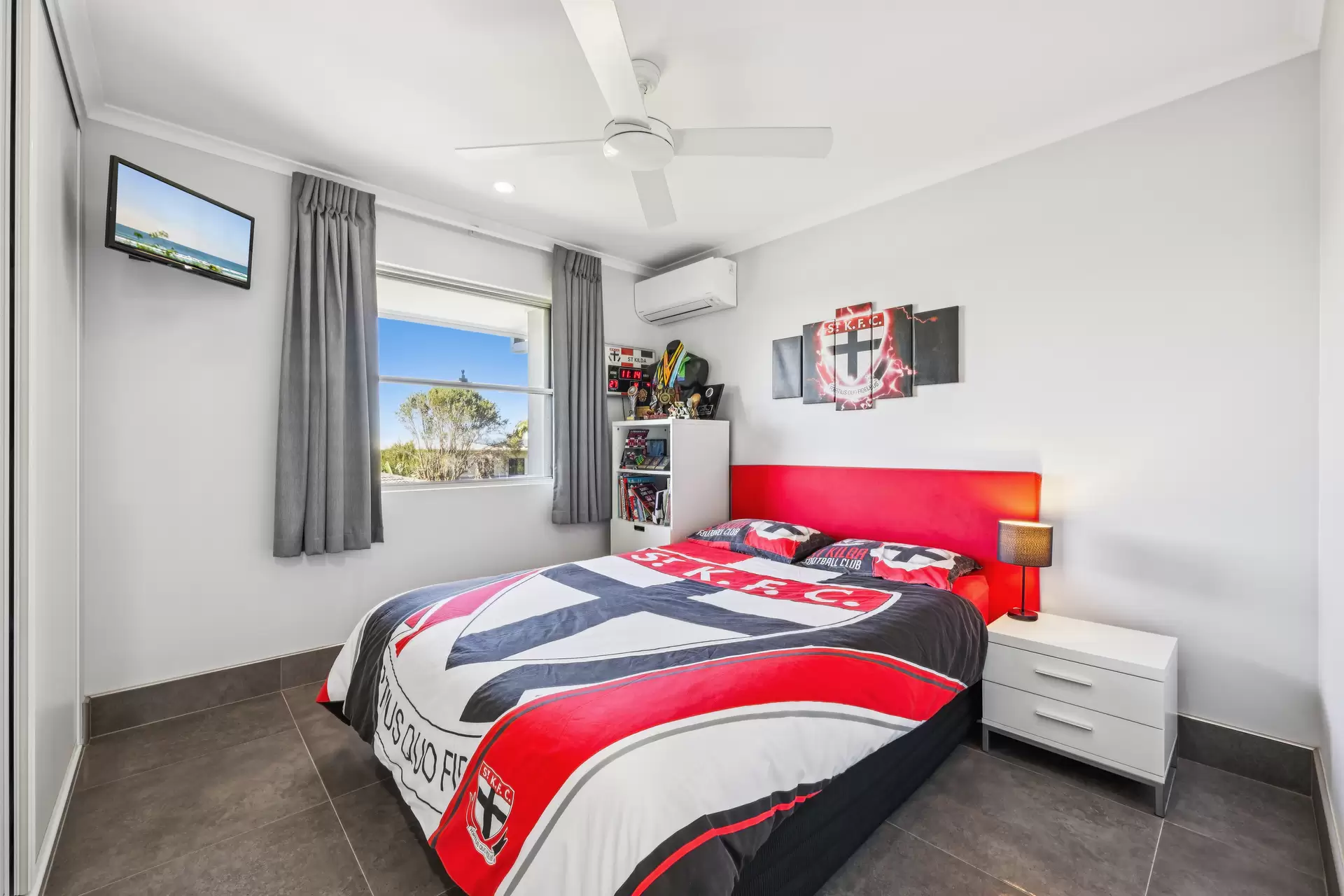 66 Imperial Parade, Labrador Sold by Queensland Sotheby's International Realty - image 1
