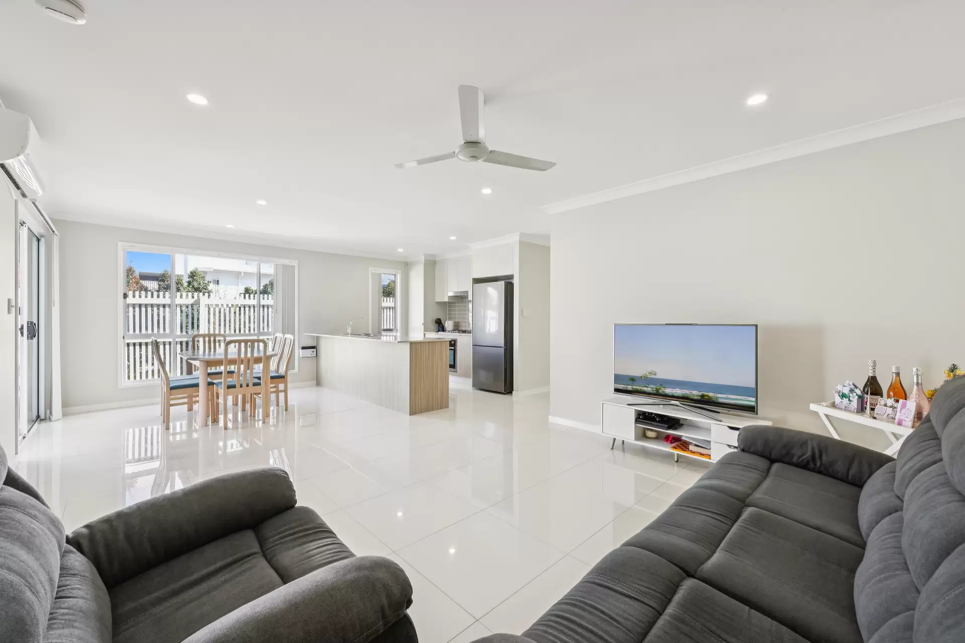 1/20 Manning Court, Pimpama Sold by  - image 1