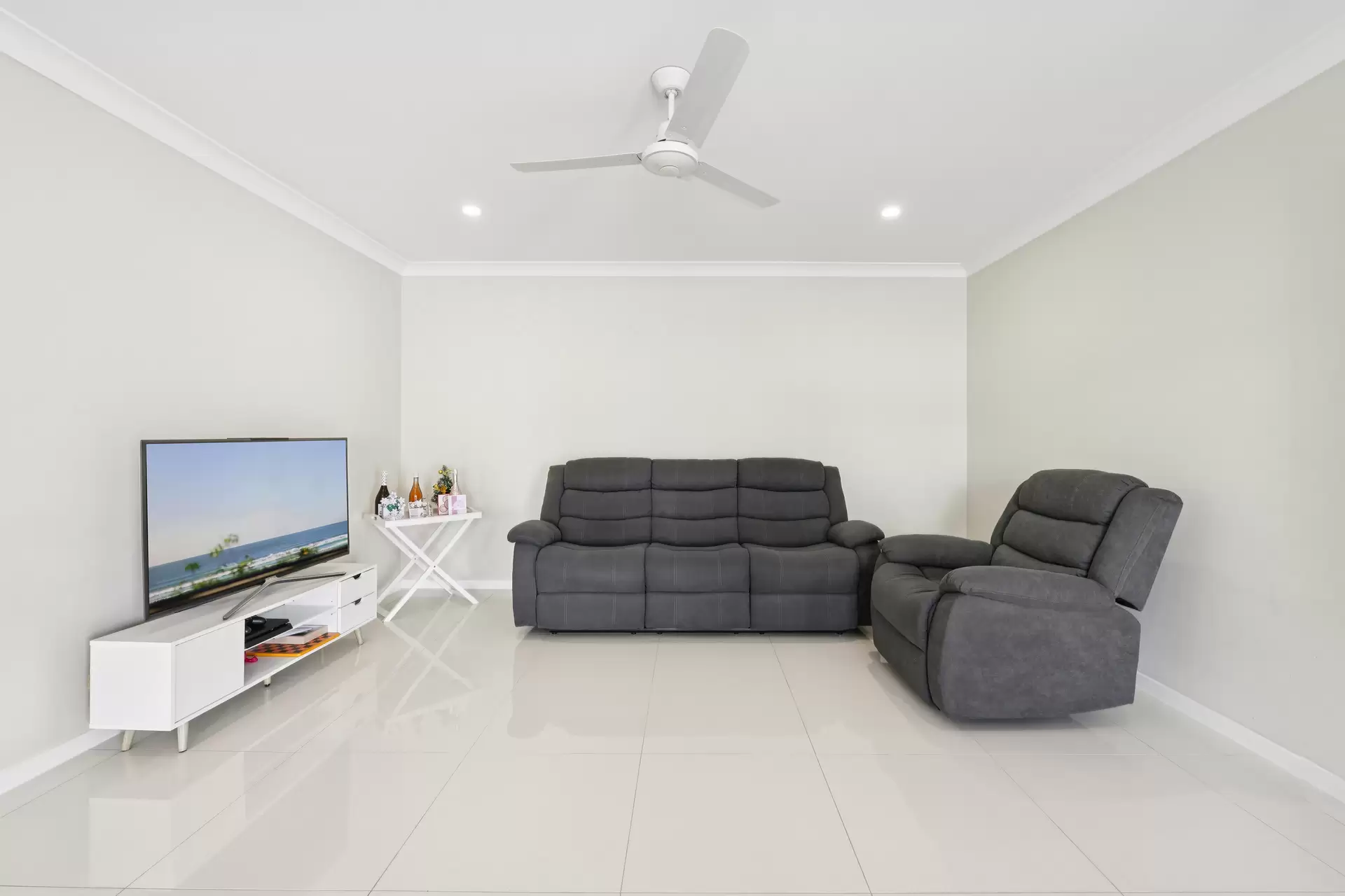 1/20 Manning Court, Pimpama Sold by  - image 1