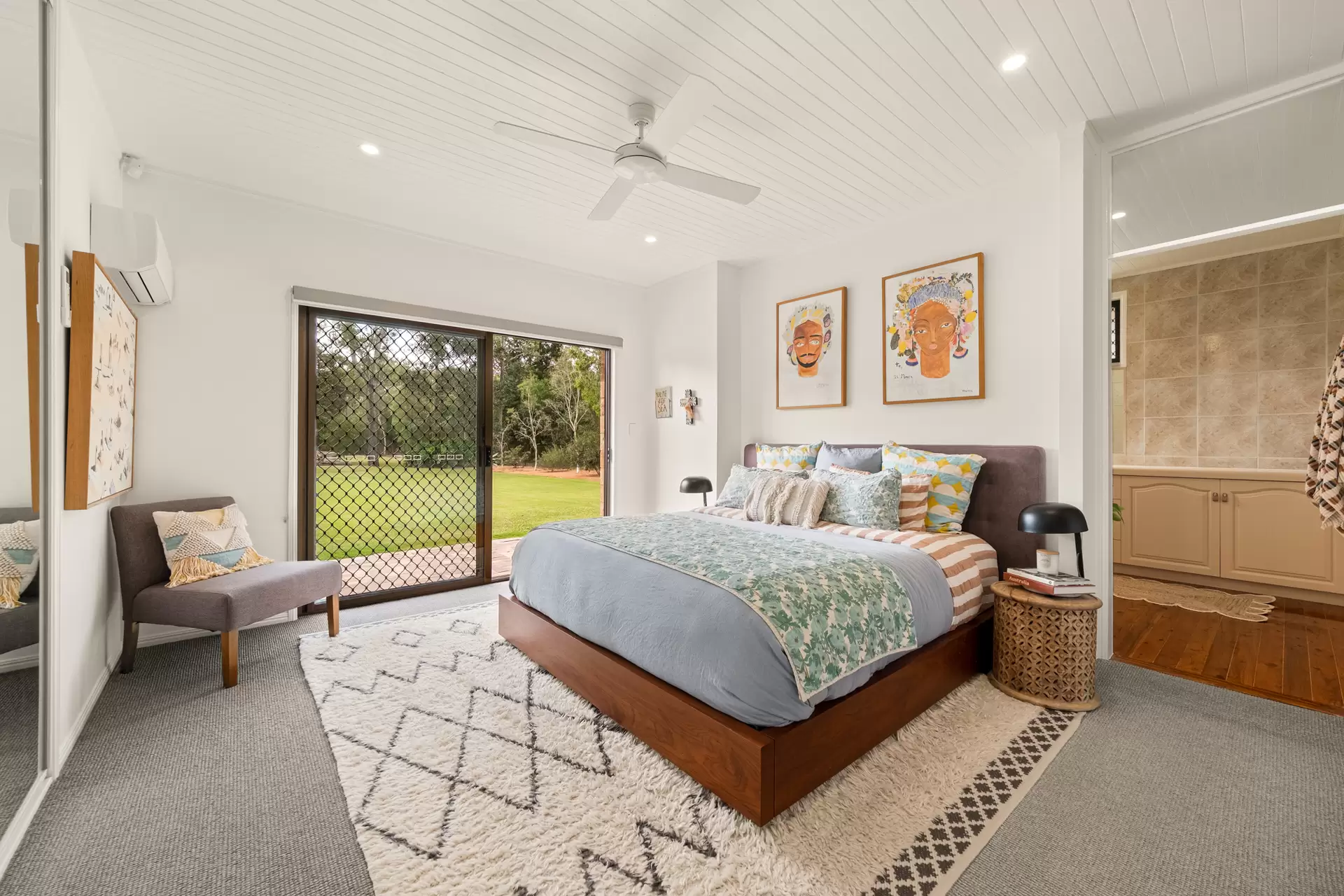 134 Grassdale Road, Belmont Sold by Queensland Sotheby's International Realty - image 1
