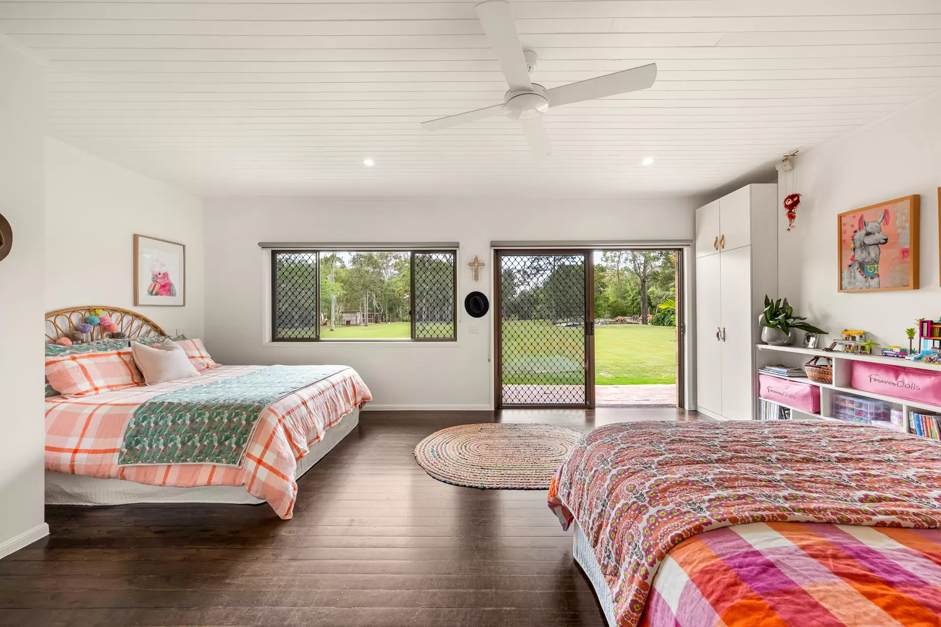 134 Grassdale Road, Belmont Sold by Queensland Sotheby's International Realty - image 1