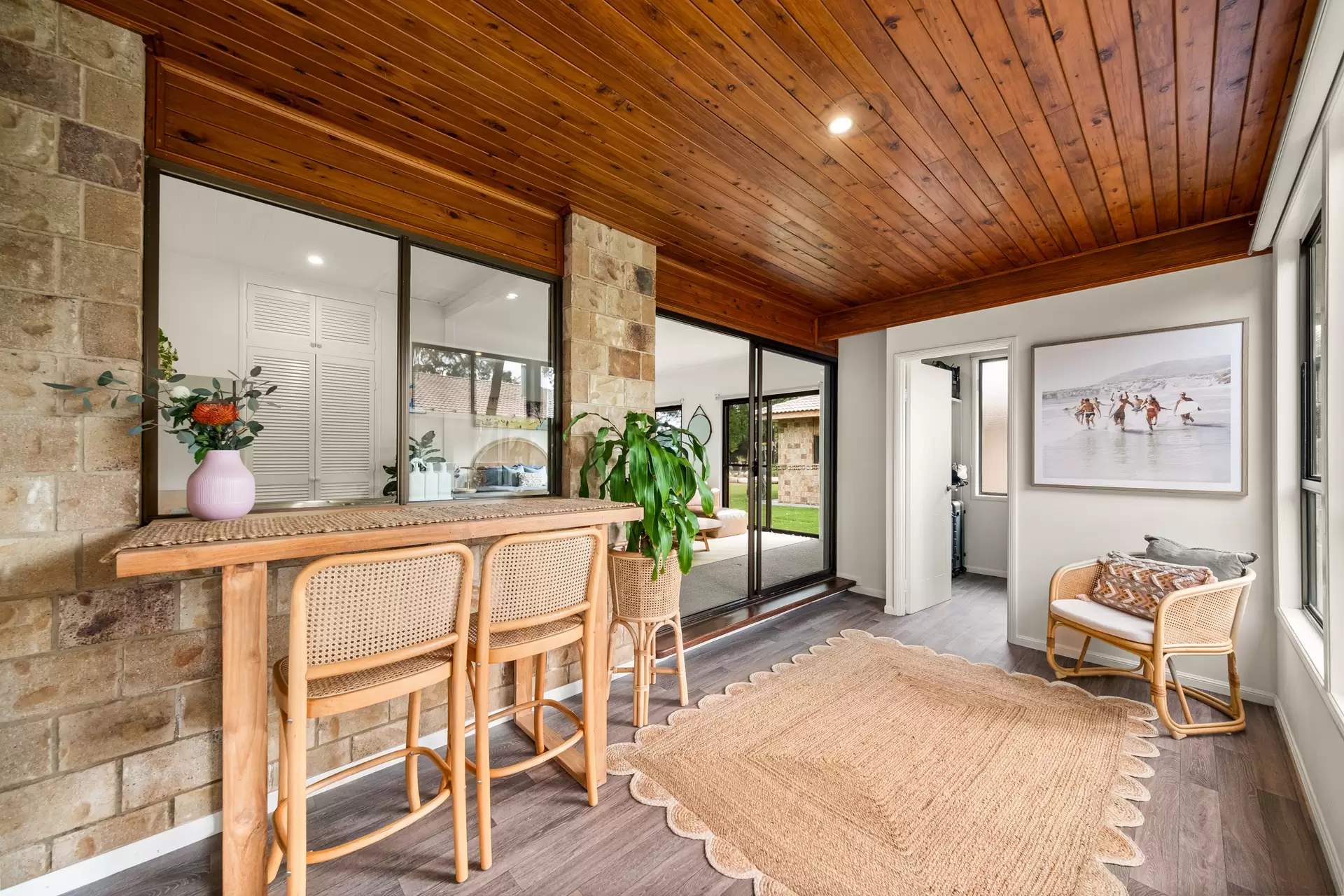 134 Grassdale Road, Belmont Sold by Queensland Sotheby's International Realty - image 1