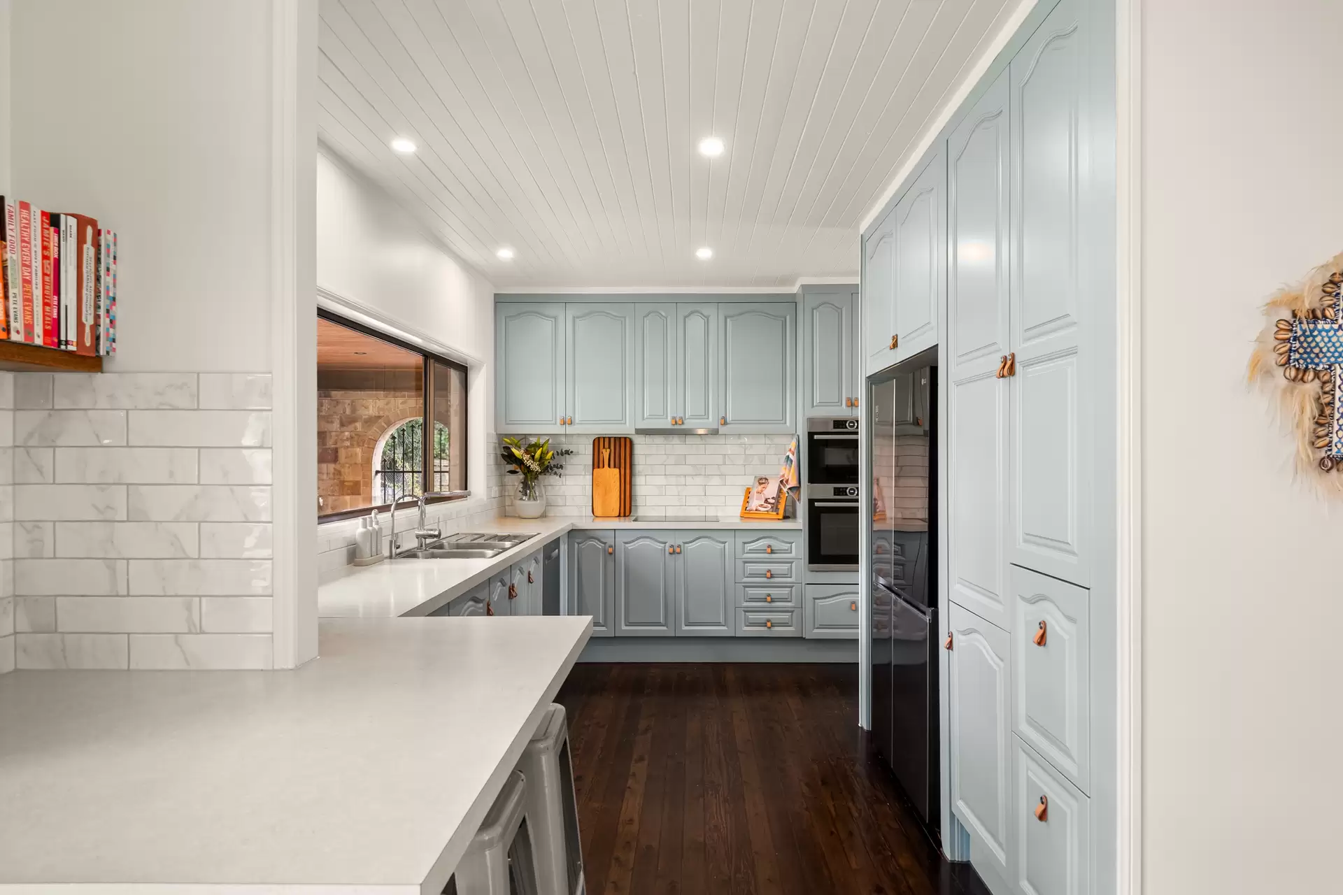 134 Grassdale Road, Belmont Sold by Queensland Sotheby's International Realty - image 1