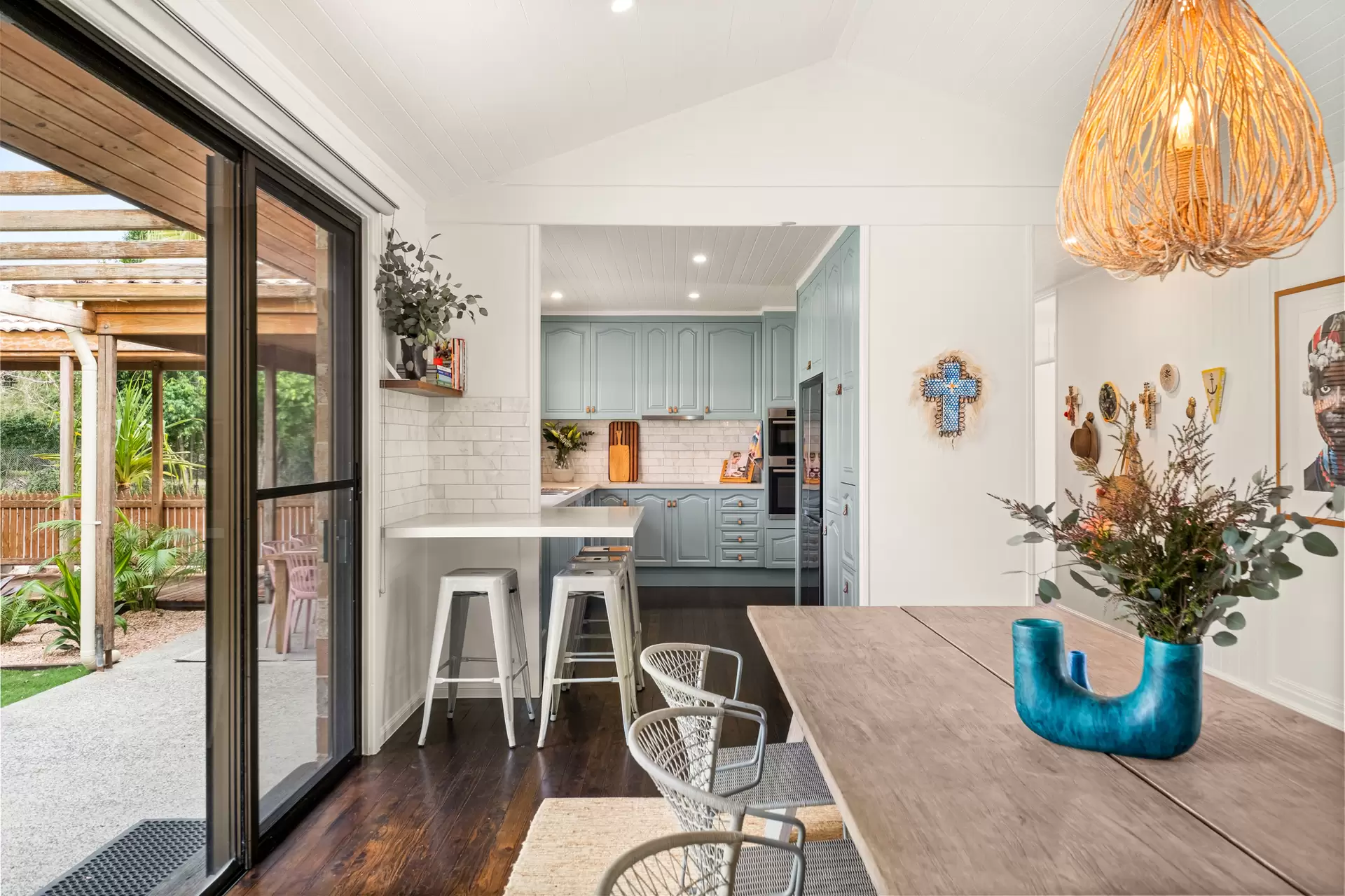 134 Grassdale Road, Belmont Sold by Queensland Sotheby's International Realty - image 1