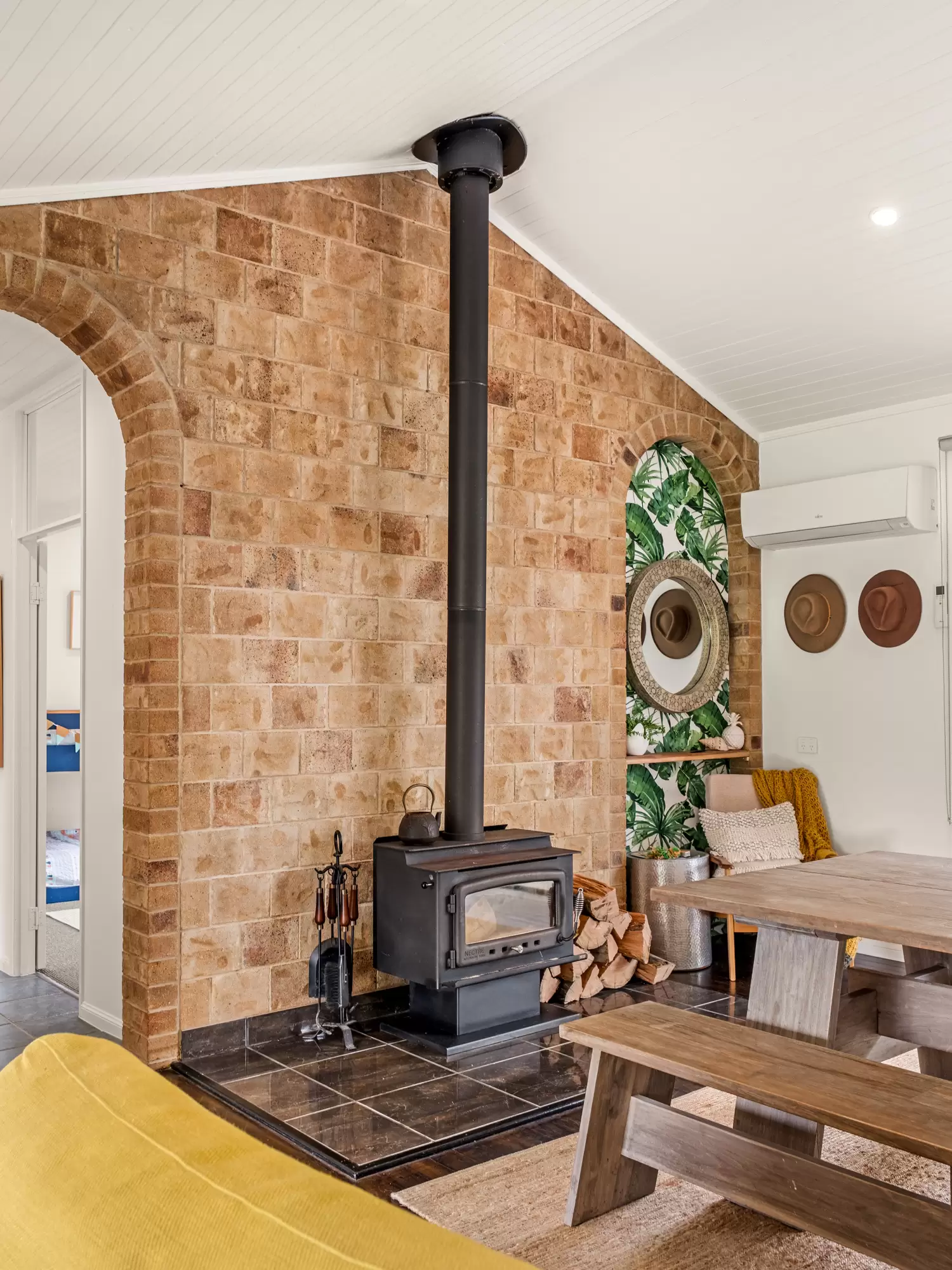 134 Grassdale Road, Belmont Sold by  - image 1
