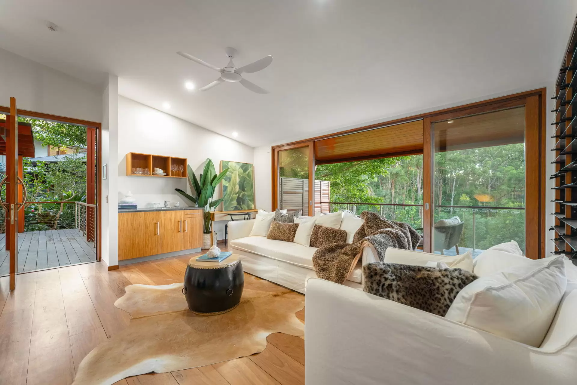 423 Ruffles Road, Willow Vale Sold by Queensland Sotheby's International Realty - image 1