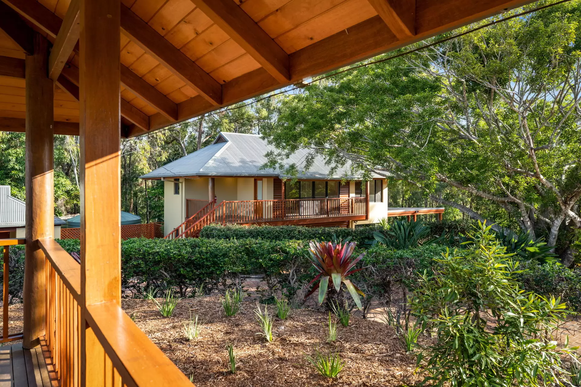 423 Ruffles Road, Willow Vale Sold by Queensland Sotheby's International Realty - image 1