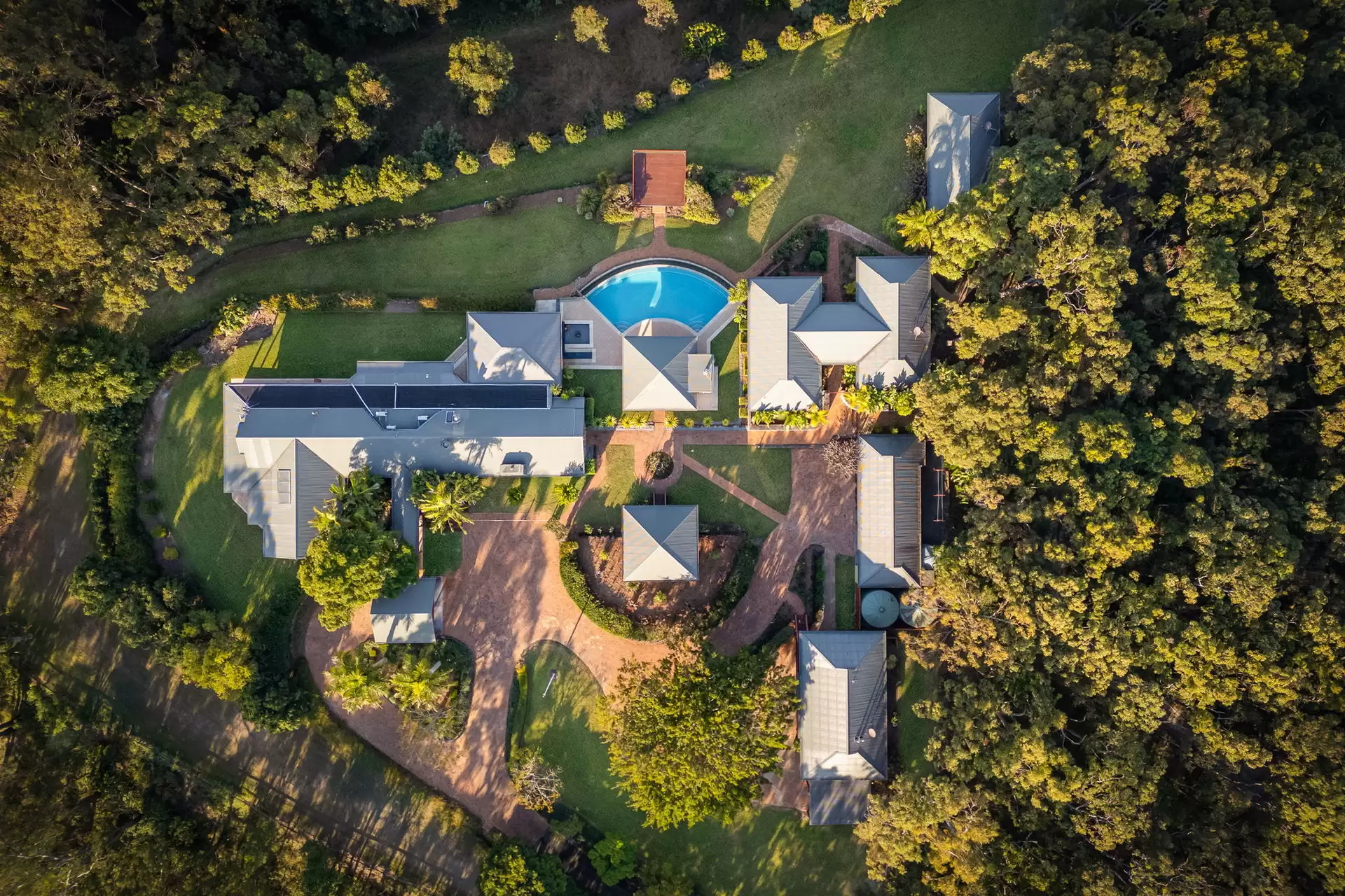 423 Ruffles Road, Willow Vale Sold by Queensland Sotheby's International Realty - image 1
