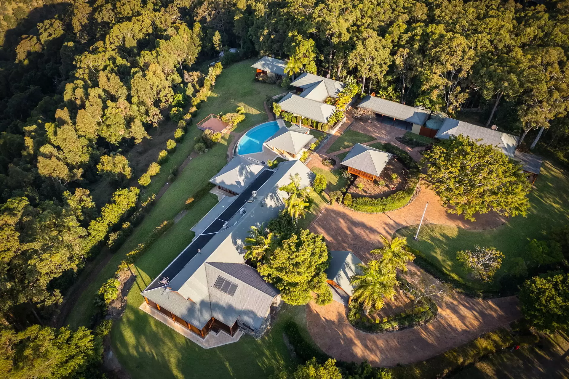 423 Ruffles Road, Willow Vale Sold by Queensland Sotheby's International Realty - image 1