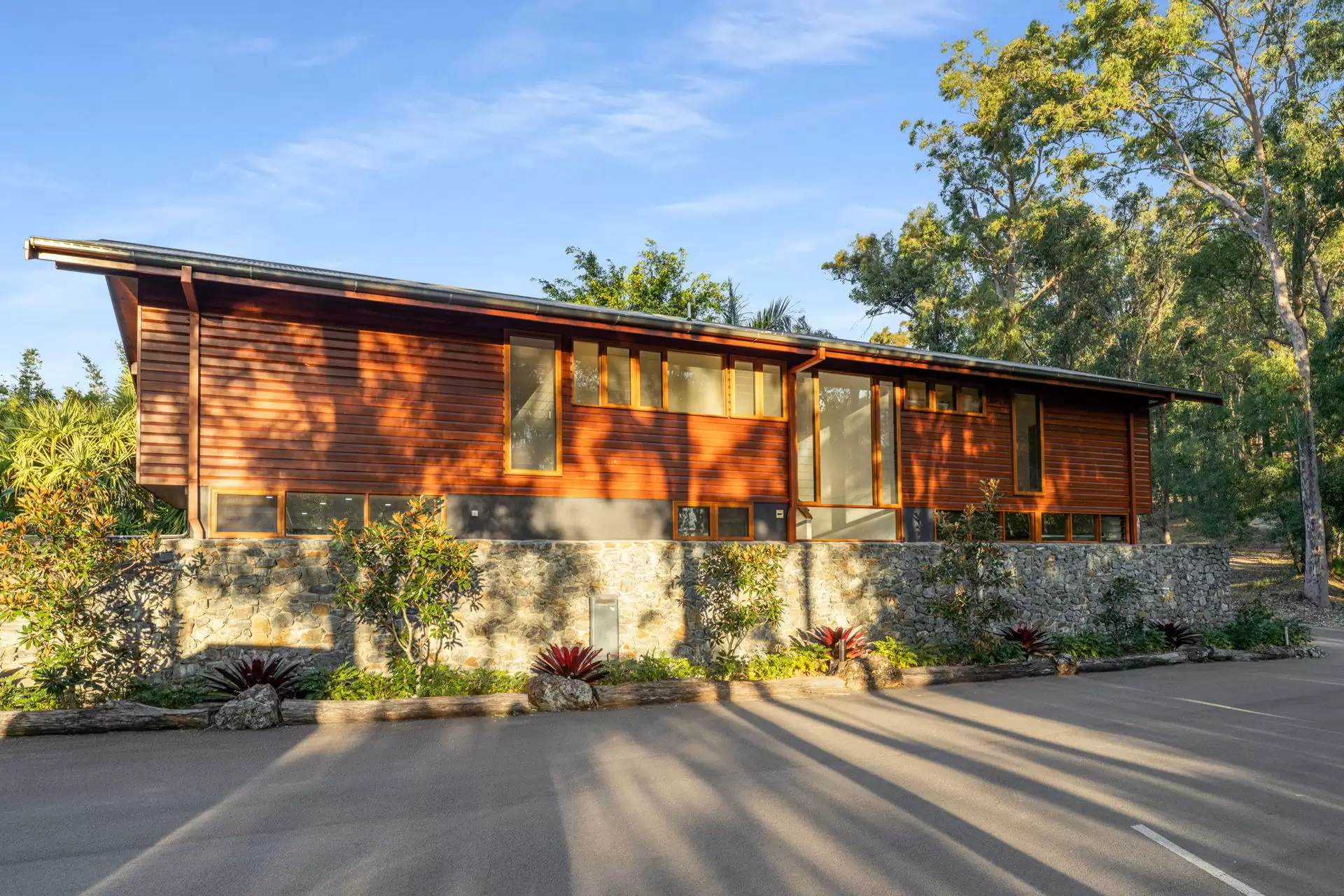 423 Ruffles Road, Willow Vale Sold by Queensland Sotheby's International Realty - image 1