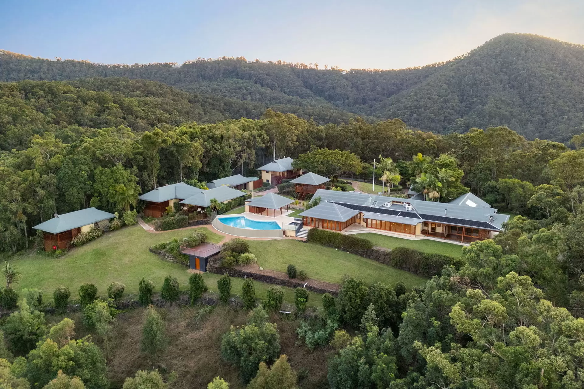 423 Ruffles Road, Willow Vale Sold by Queensland Sotheby's International Realty - image 1