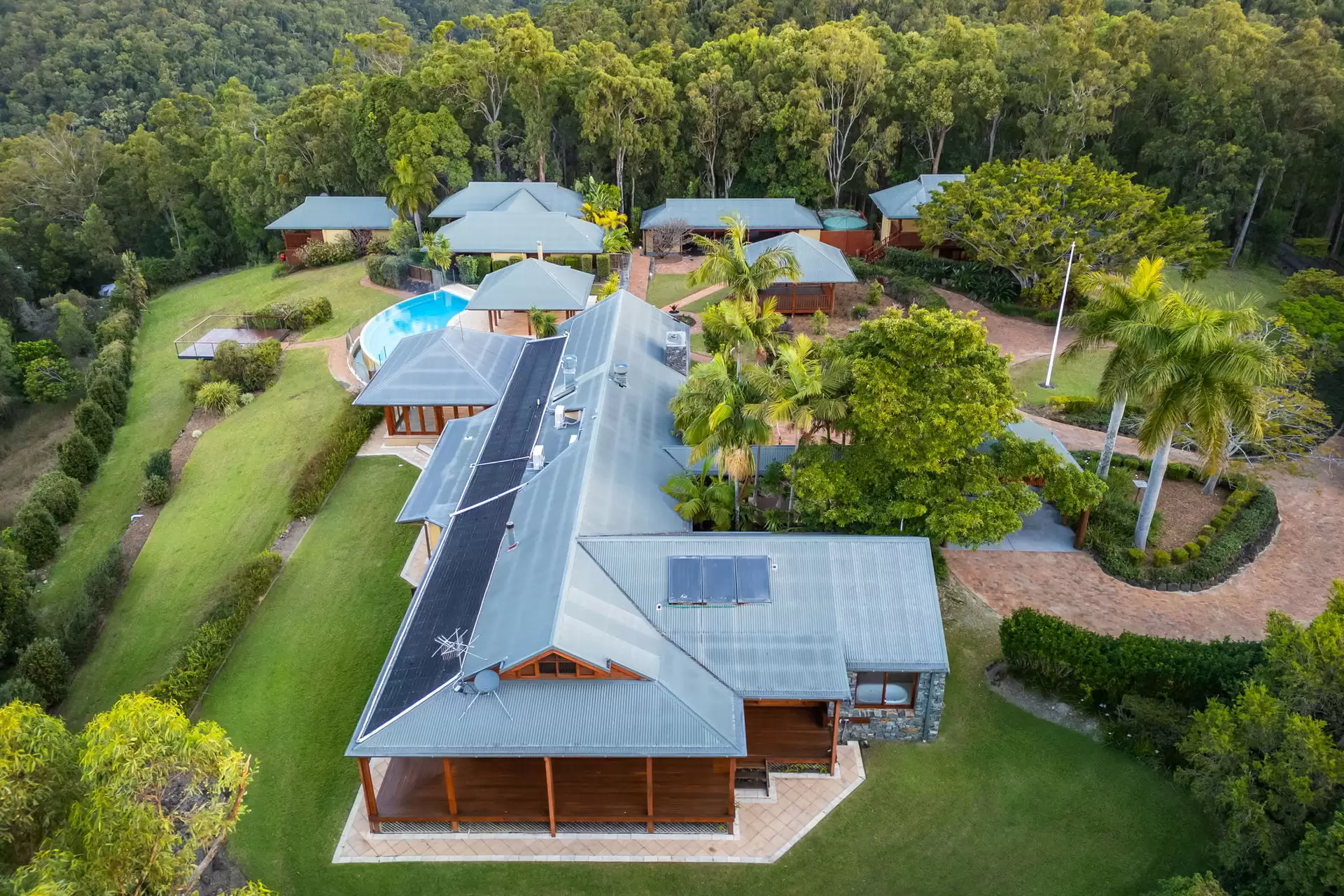 423 Ruffles Road, Willow Vale Sold by Queensland Sotheby's International Realty - image 1