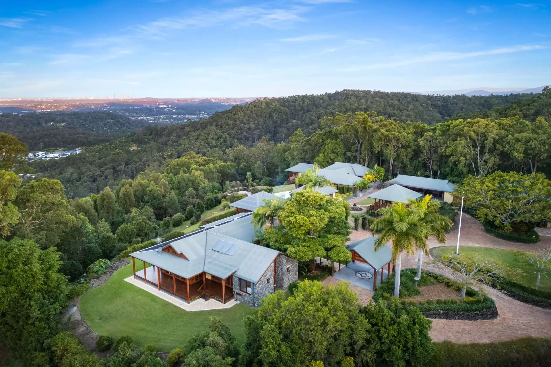423 Ruffles Road, Willow Vale Sold by Queensland Sotheby's International Realty - image 1