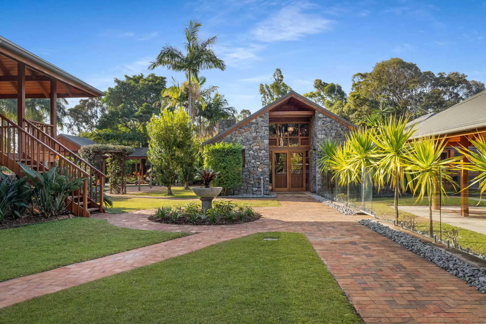 423 Ruffles Road, Willow Vale Sold by Queensland Sotheby's International Realty - image 1