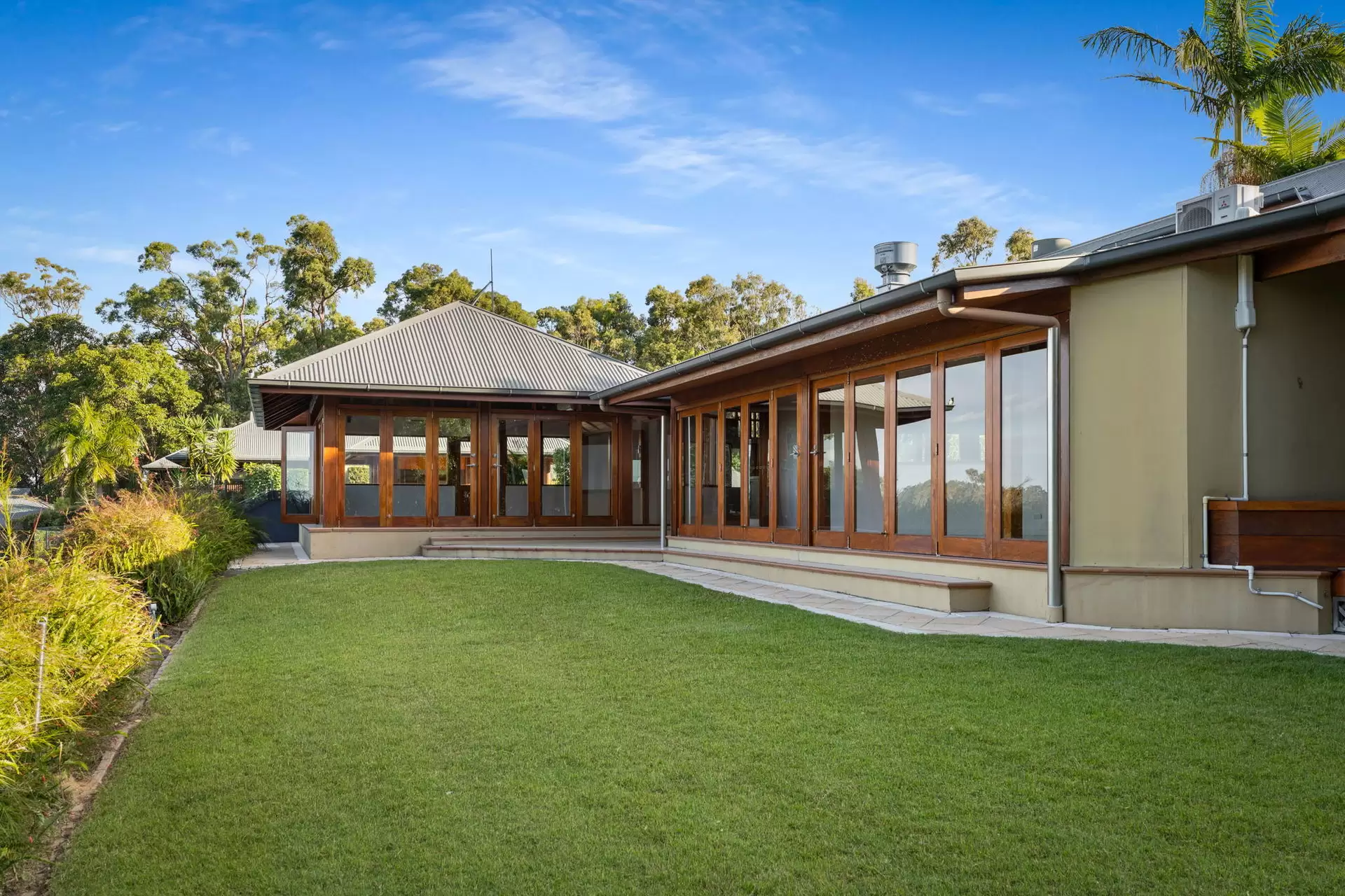 423 Ruffles Road, Willow Vale Sold by Queensland Sotheby's International Realty - image 1