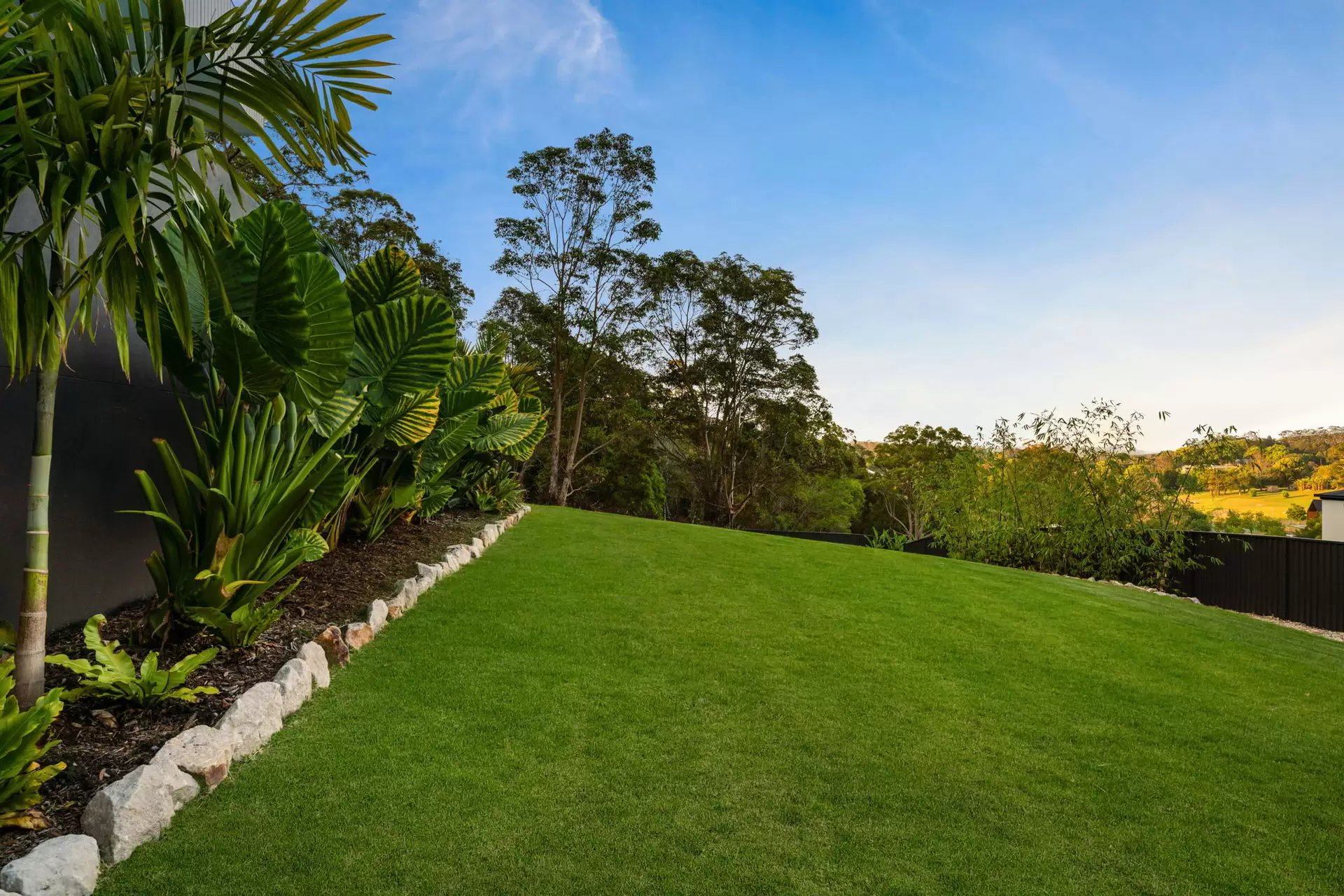 27 Martha Ruddy Way, Tallebudgera Sold by Queensland Sotheby's International Realty - image 1