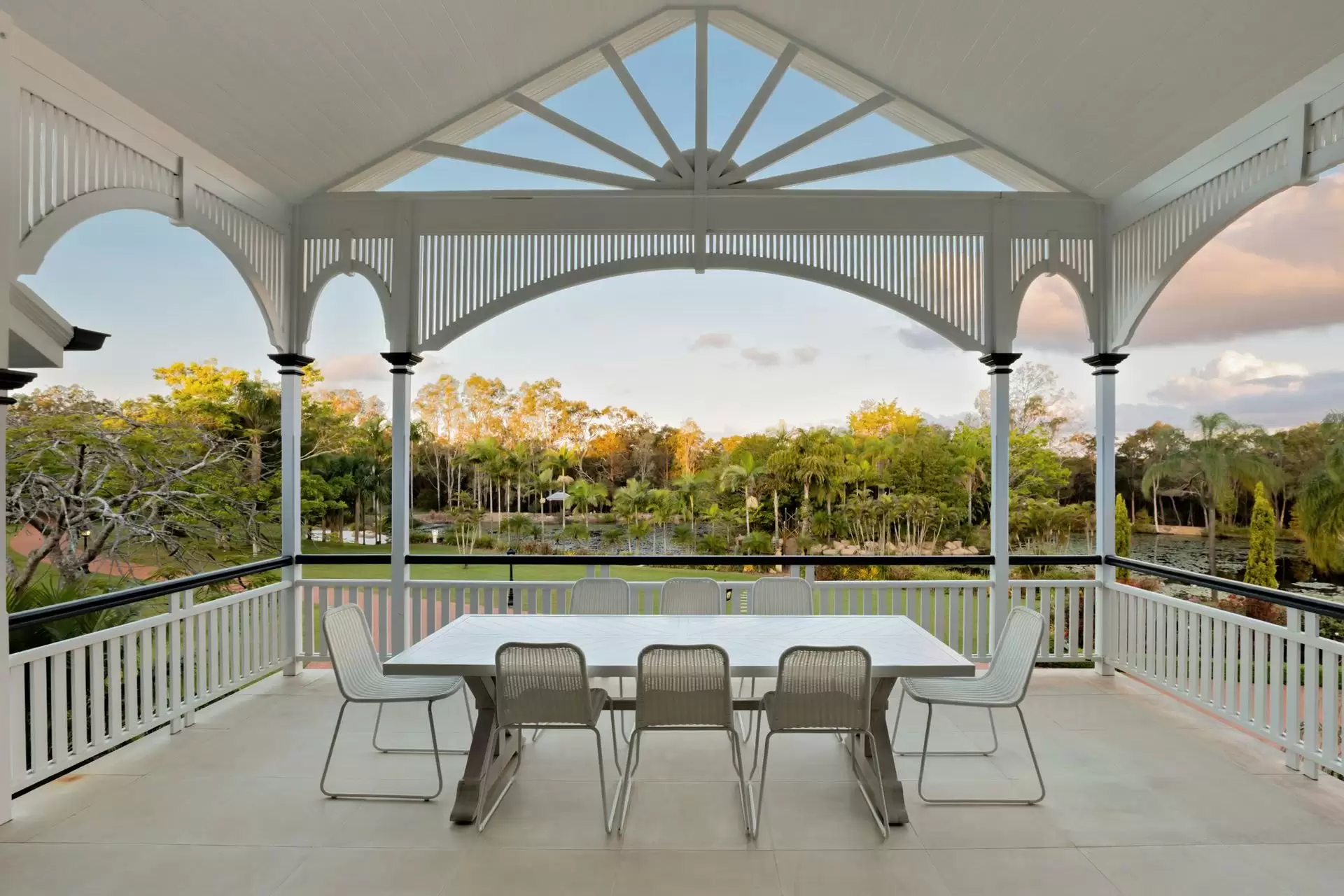 89 Oakridge Street, Burbank Sold by Queensland Sotheby's International Realty - image 1