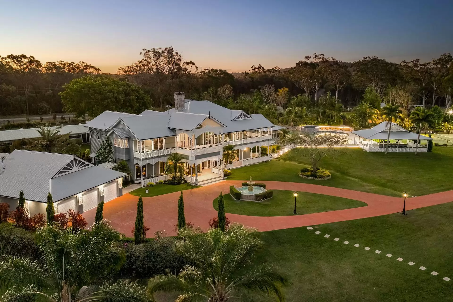 89 Oakridge Street, Burbank Sold by Queensland Sotheby's International Realty - image 1
