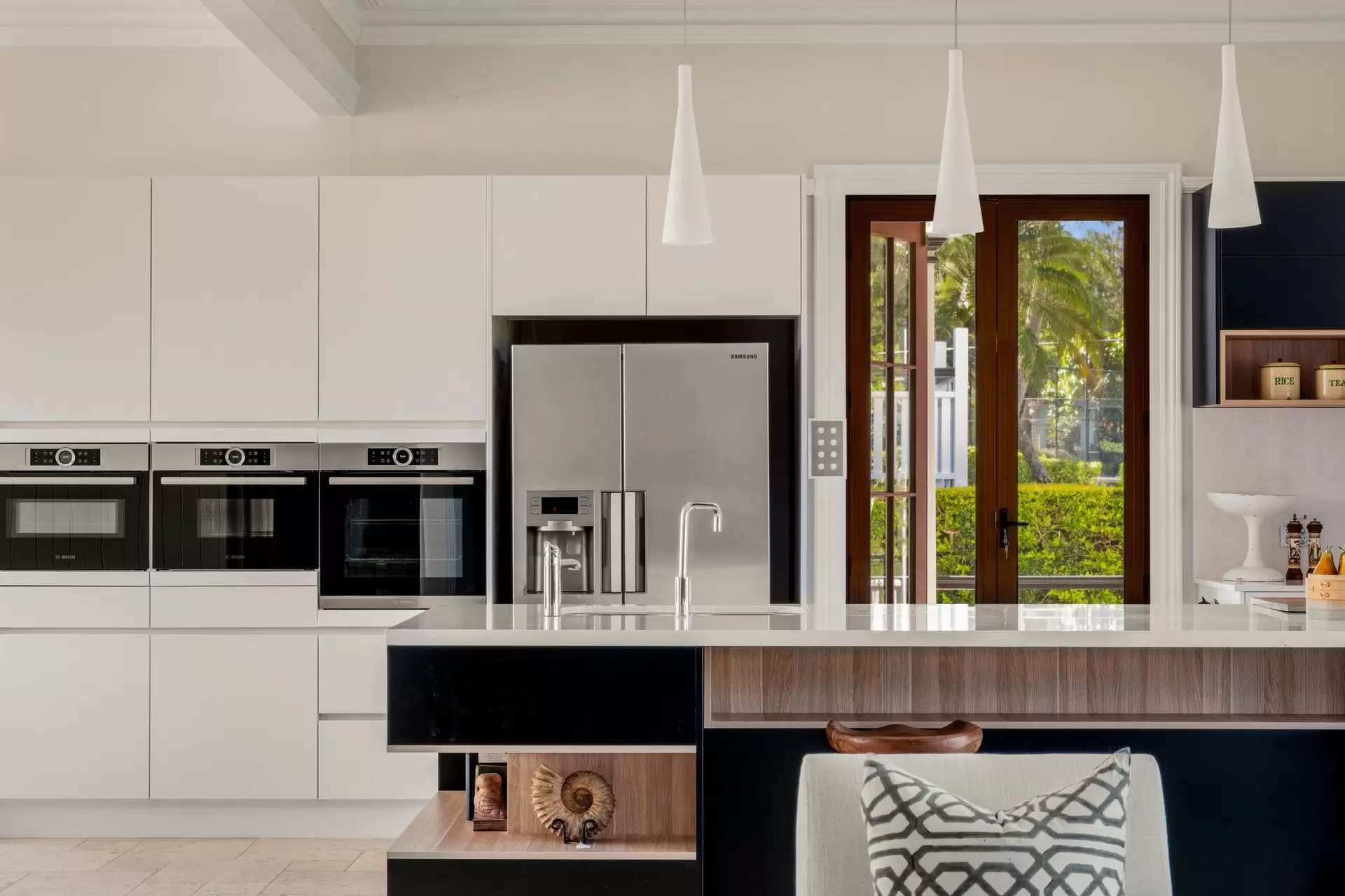 89 Oakridge Street, Burbank Sold by Queensland Sotheby's International Realty - image 1