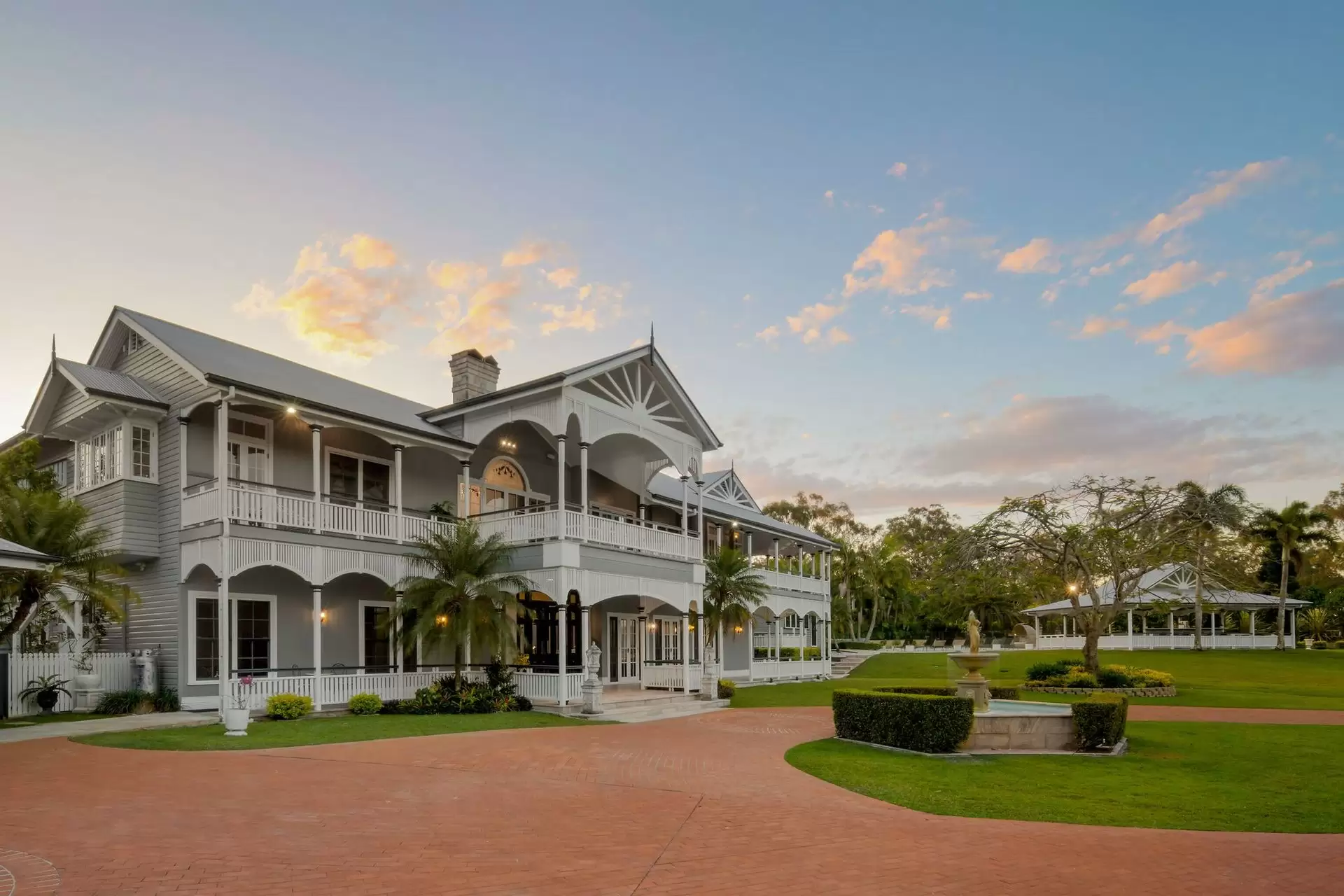 89 Oakridge Street, Burbank Sold by Queensland Sotheby's International Realty - image 1
