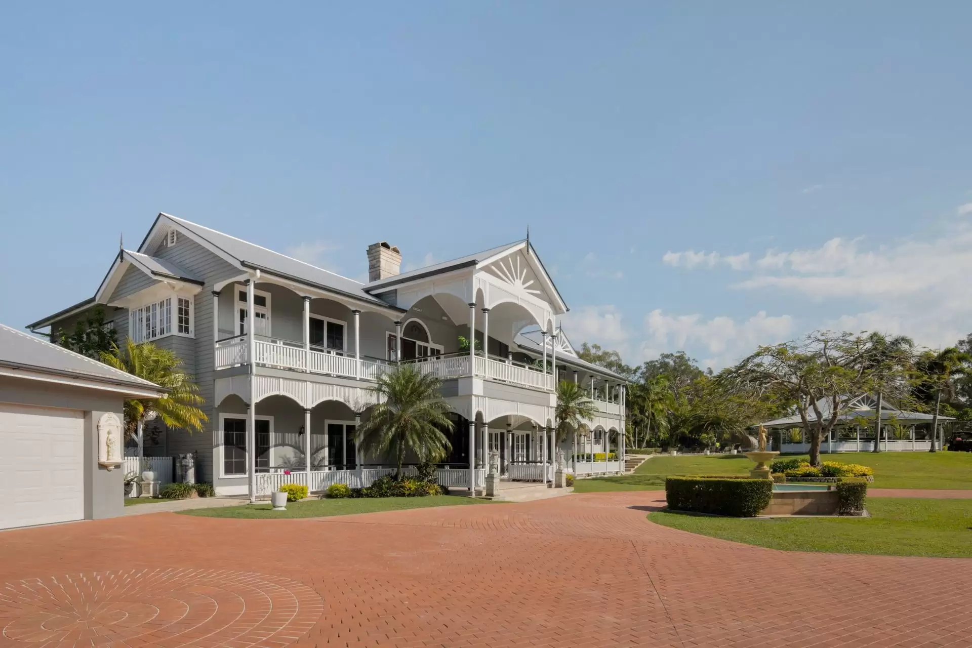 89 Oakridge Street, Burbank Sold by Queensland Sotheby's International Realty - image 1