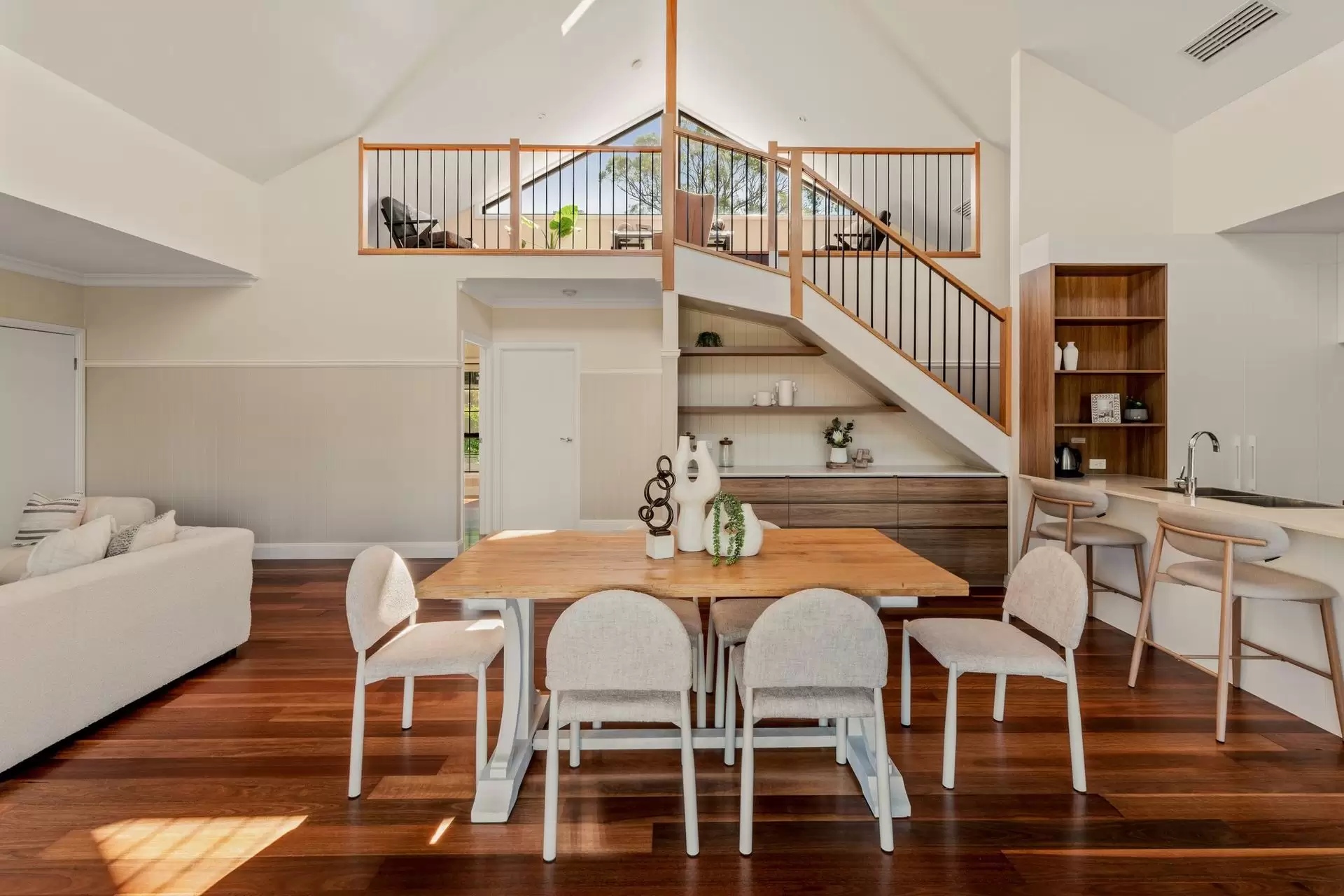 89 Oakridge Street, Burbank Sold by Queensland Sotheby's International Realty - image 1