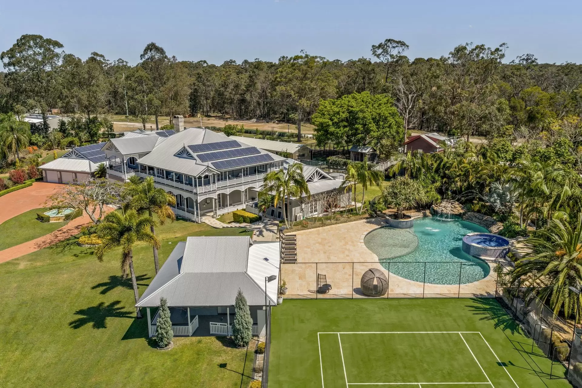 89 Oakridge Street, Burbank Sold by Queensland Sotheby's International Realty - image 1