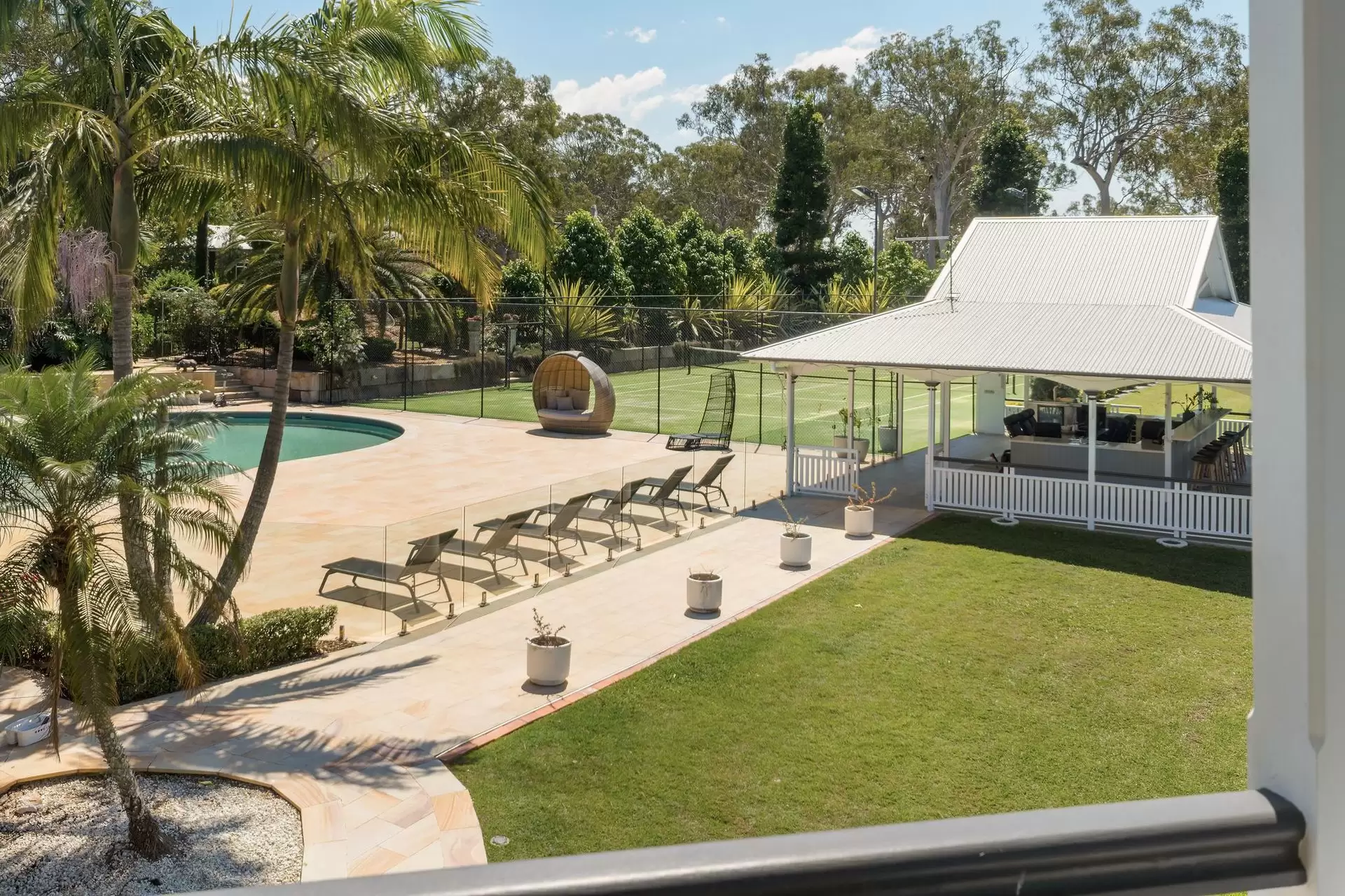 89 Oakridge Street, Burbank Sold by Queensland Sotheby's International Realty - image 1