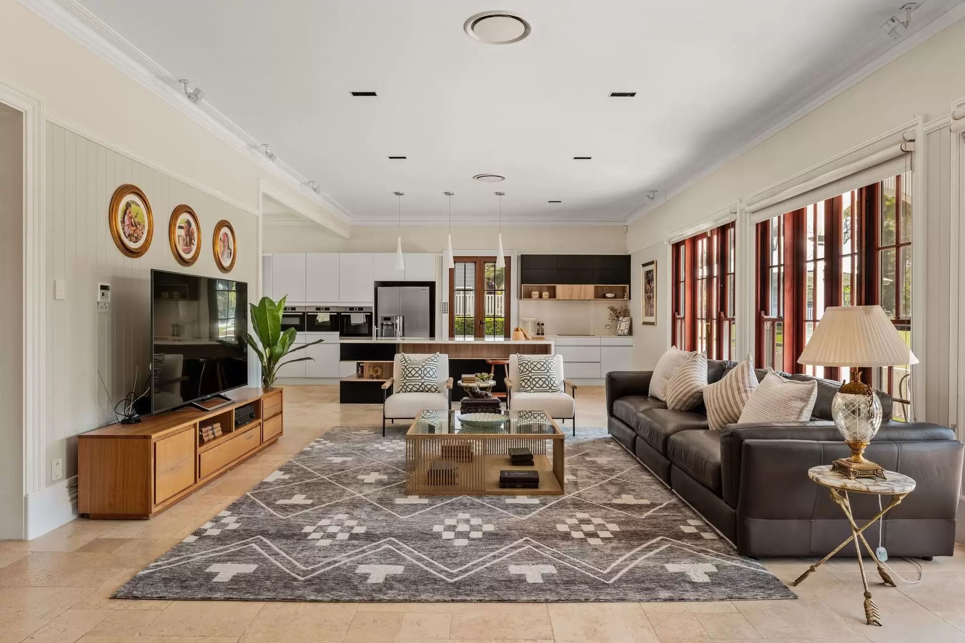 89 Oakridge Street, Burbank Sold by Queensland Sotheby's International Realty - image 1
