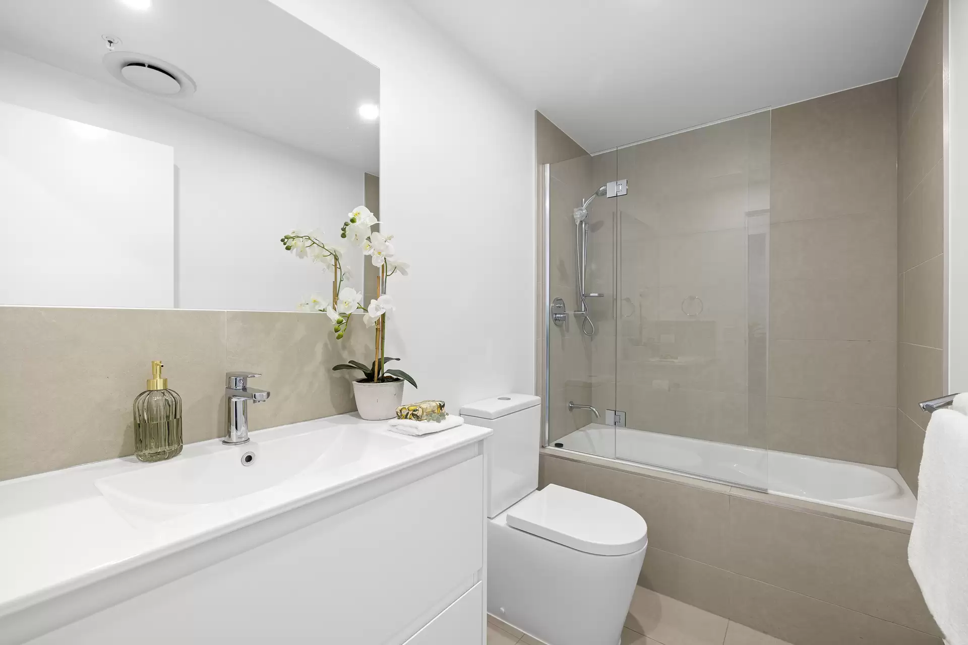 804/12 South Sea Islander Way, Maroochydore Sold by Queensland Sotheby's International Realty - image 1