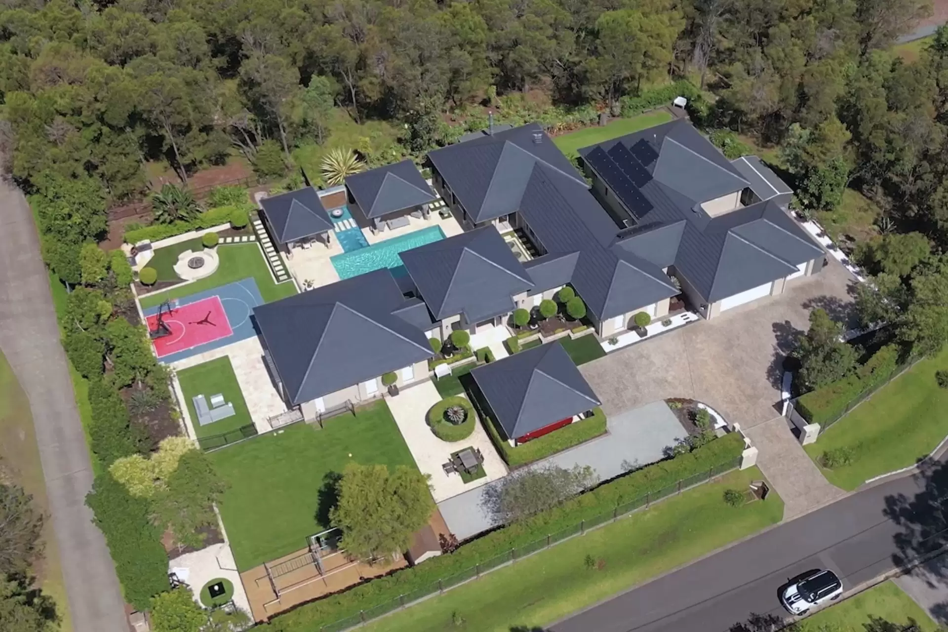 11 Megan Court, Thornlands Sold by Queensland Sotheby's International Realty - image 1