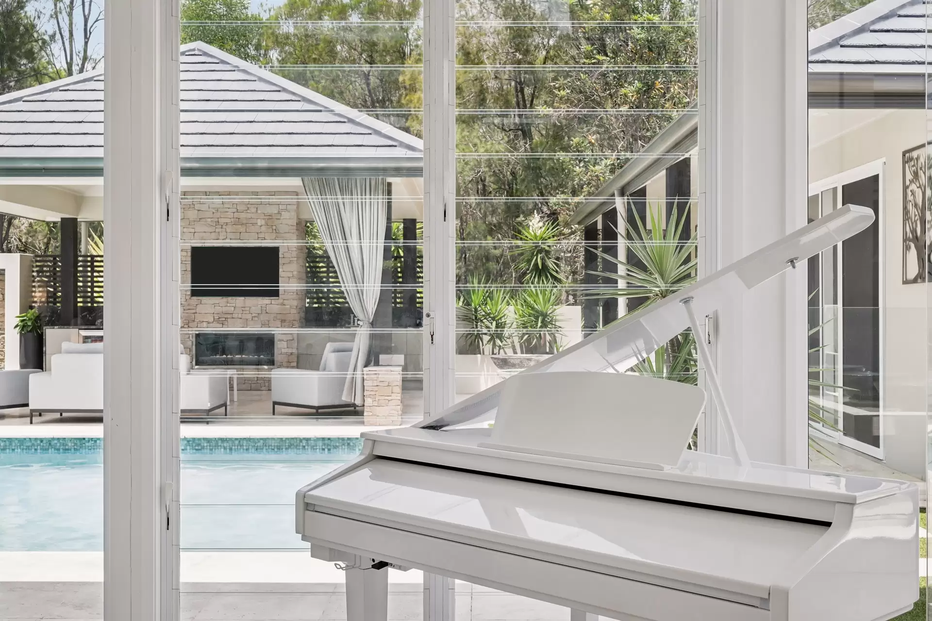 11 Megan Court, Thornlands Sold by Queensland Sotheby's International Realty - image 1