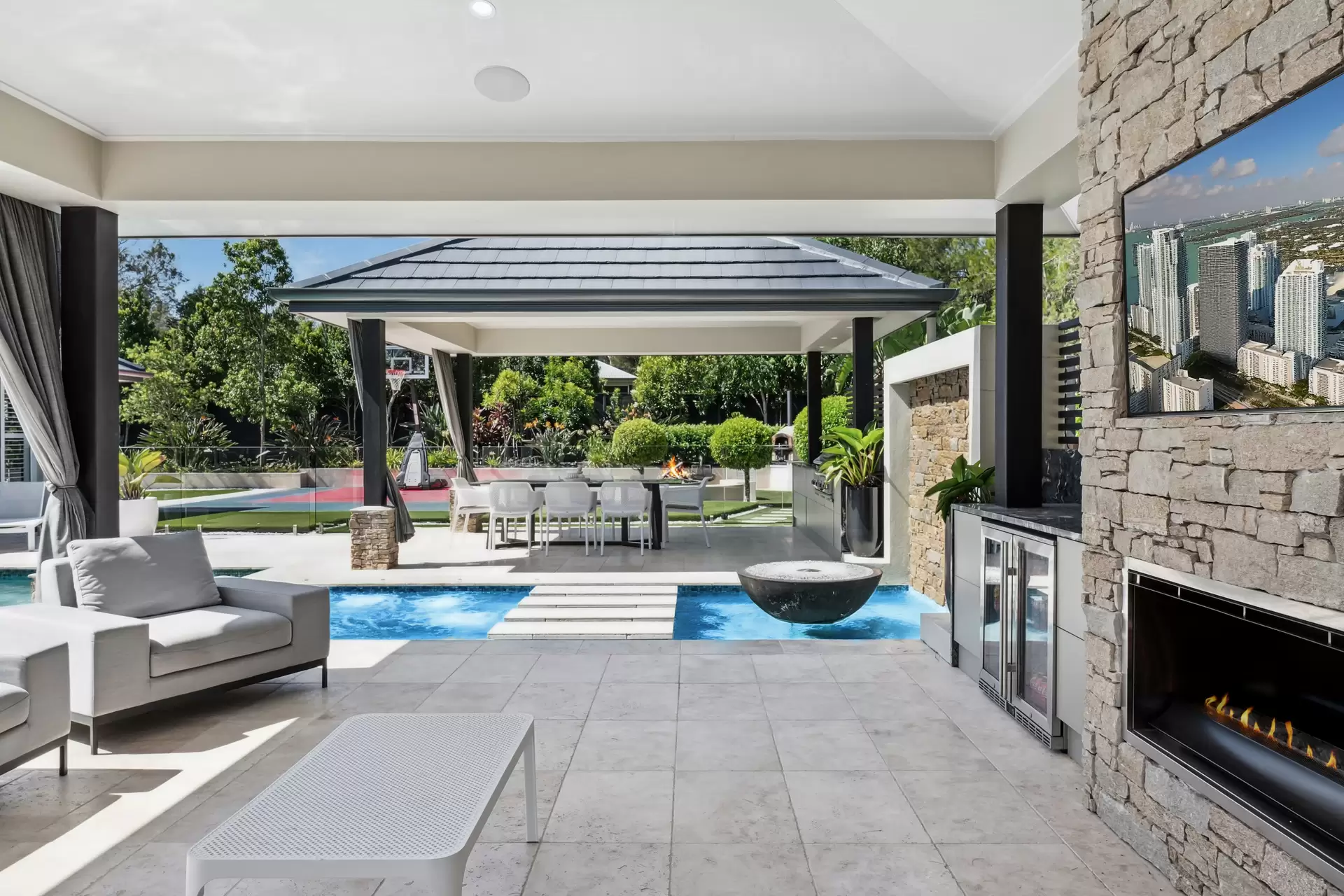 11 Megan Court, Thornlands Sold by Queensland Sotheby's International Realty - image 1