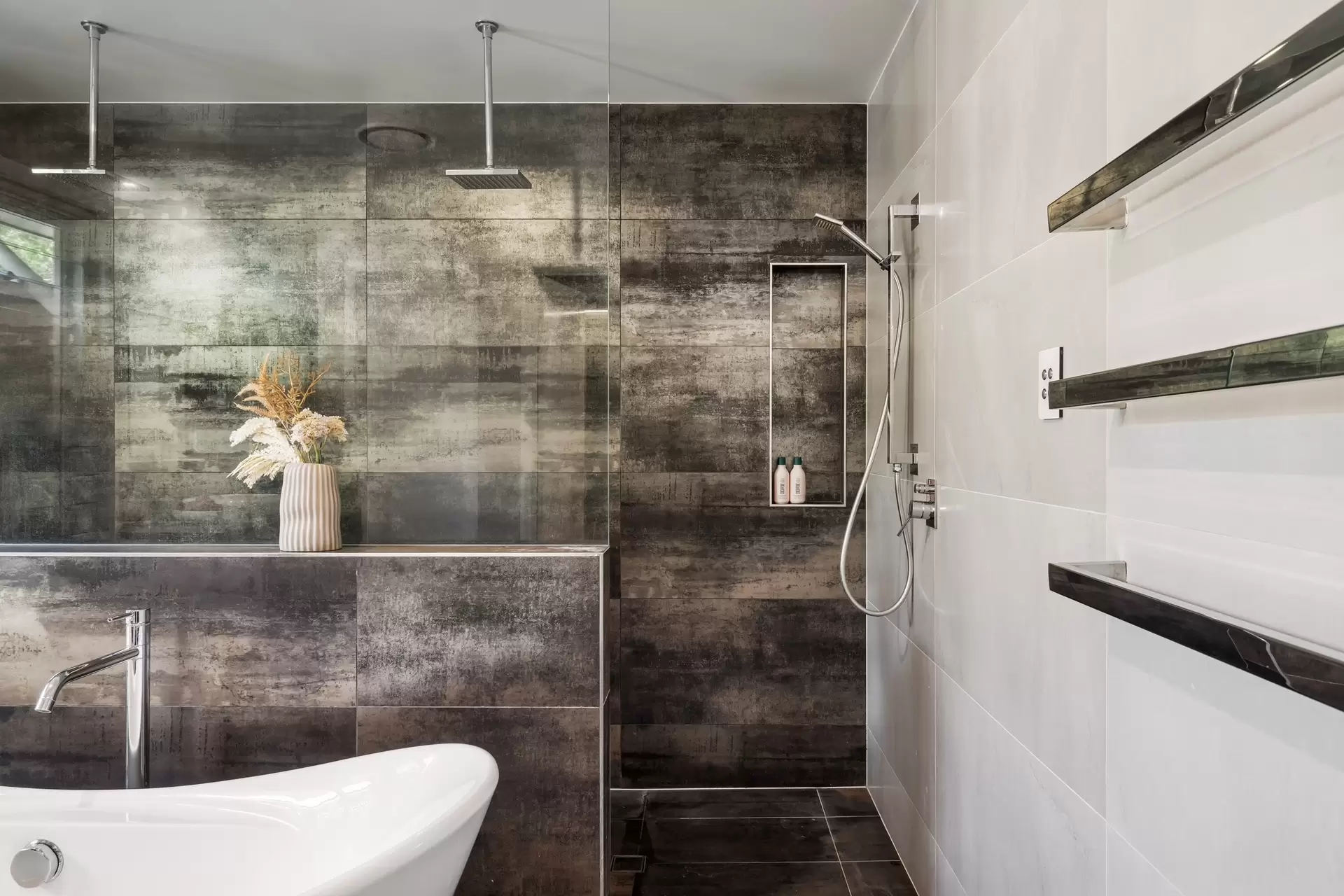 11 Megan Court, Thornlands Sold by Queensland Sotheby's International Realty - image 1