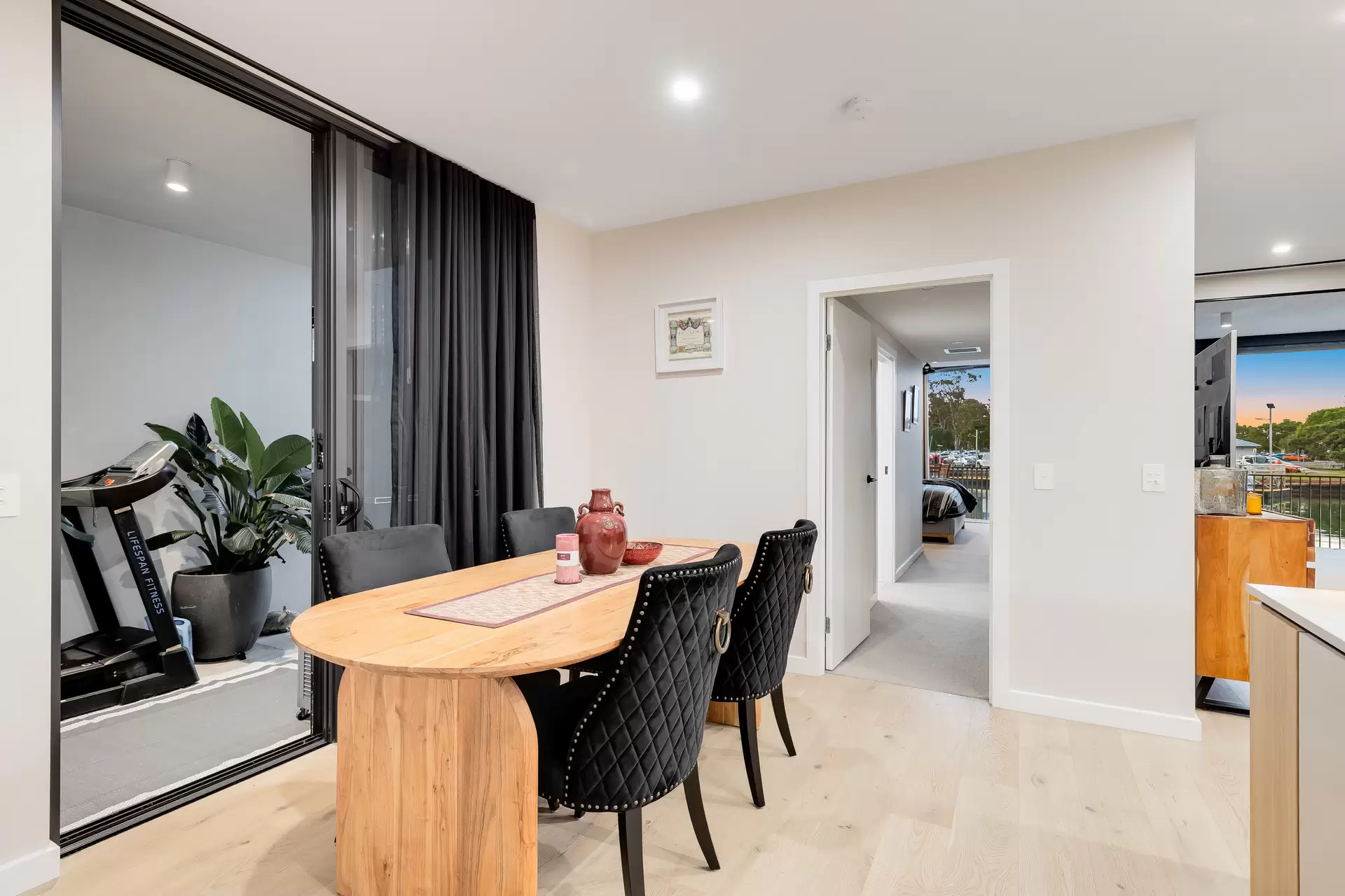 10/6-12 Auster Street, Redland Bay Sold by  - image 1