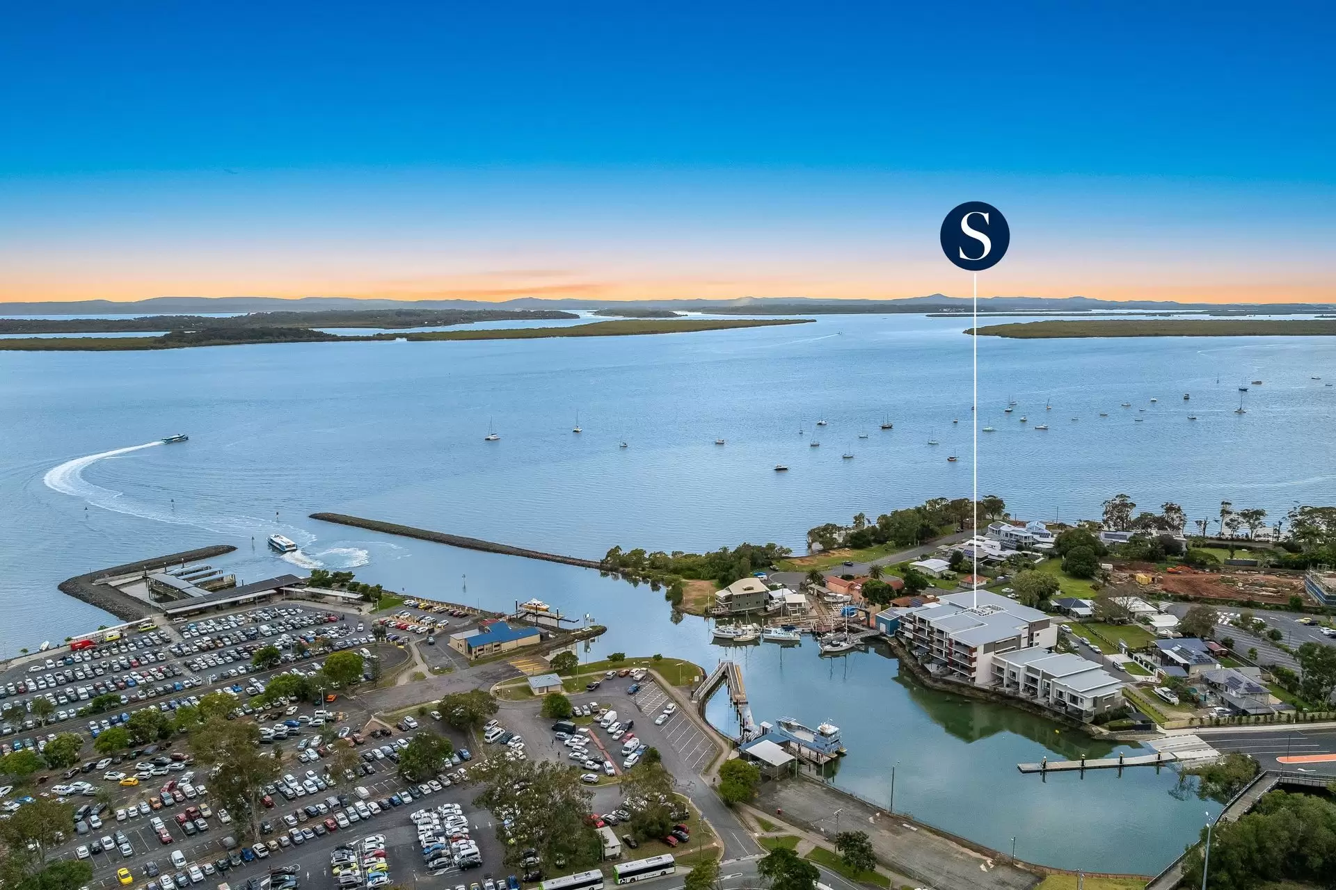 10/6-12 Auster Street, Redland Bay Sold by Queensland Sotheby's International Realty - image 1