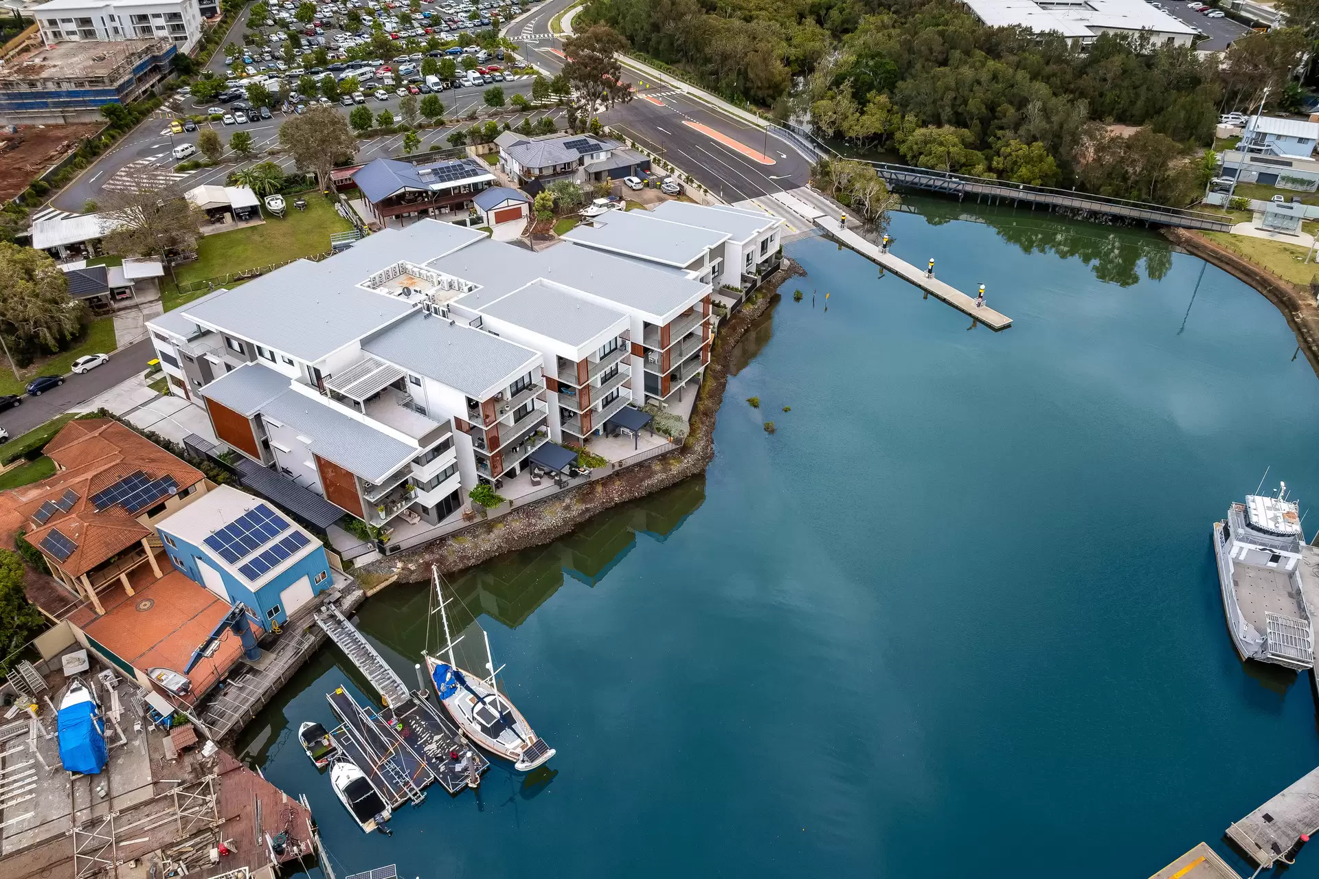 10/6-12 Auster Street, Redland Bay Sold by Queensland Sotheby's International Realty - image 1